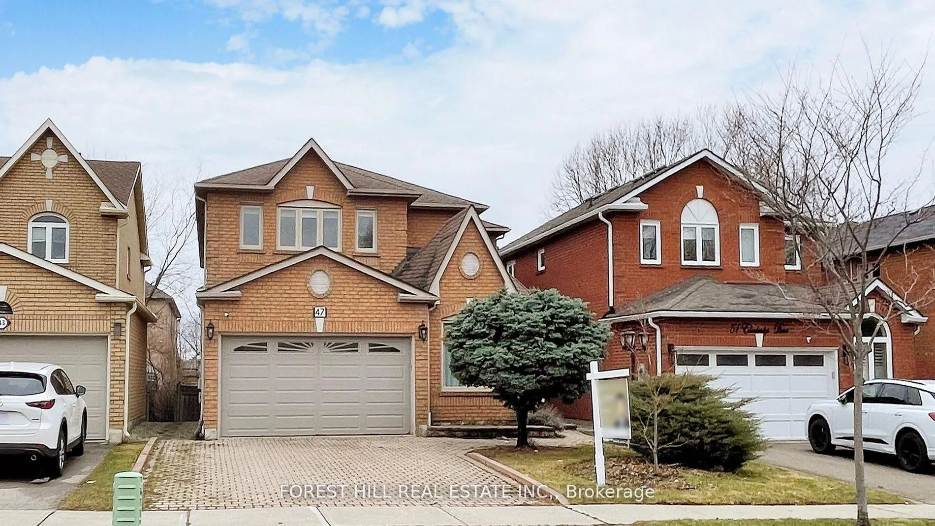Front of 47 Edenbridge Drive