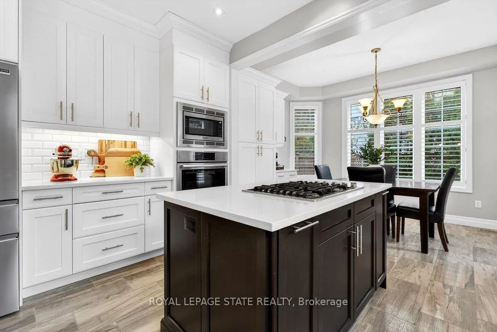 Photo 4 of 5901 Chercover Court, Burlington, Orchard — HOMEH