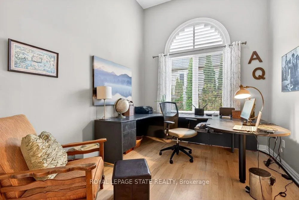 Photo 6 of 5901 Chercover Court, Burlington, Orchard — HOMEH