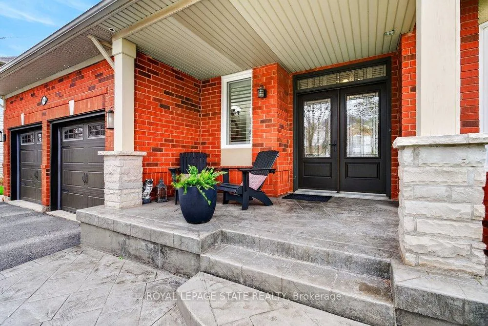 Photo 12 of 5901 Chercover Court, Burlington, Orchard — HOMEH