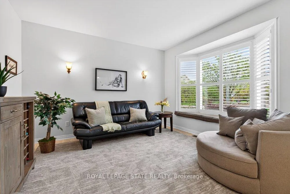 Photo 15 of 5901 Chercover Court, Burlington, Orchard — HOMEH