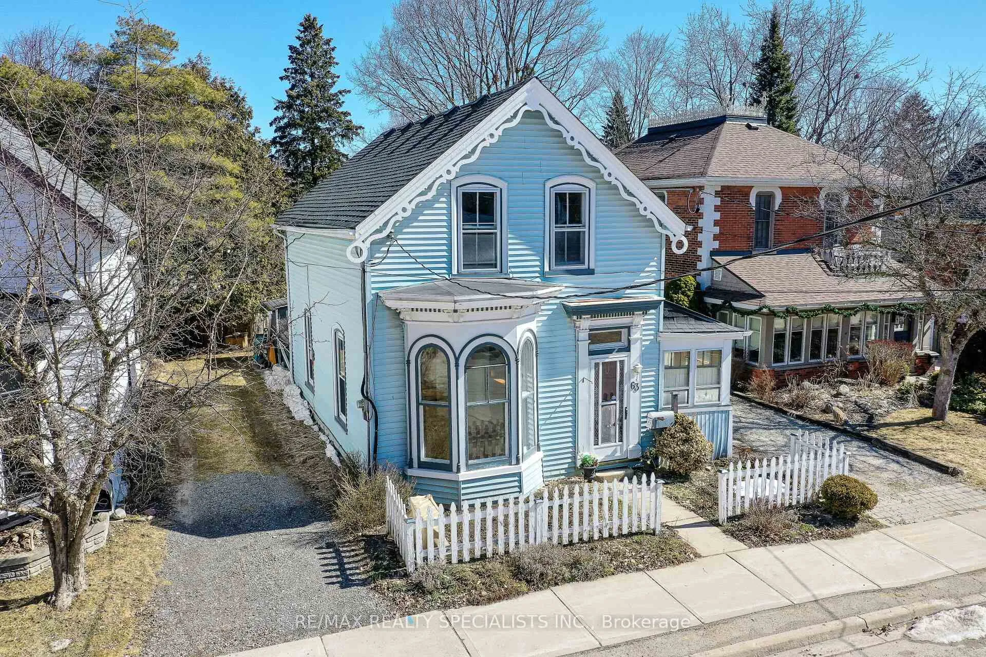 Photo 3 of 63 Mill Street, Orangeville — HOMEH