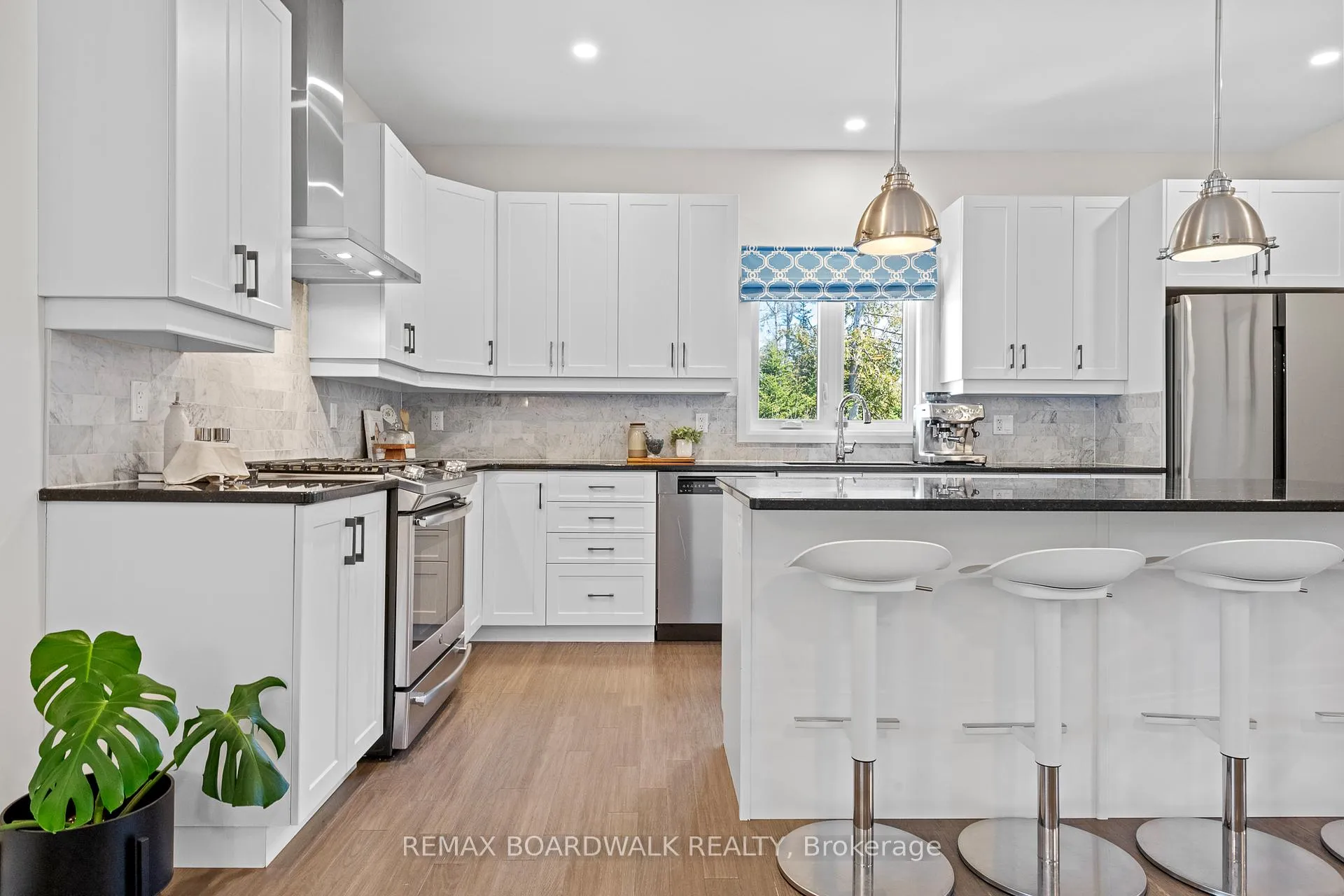 Photo 6 of 400 Cinnamon Crescent, Ottawa, Fitzroy Ward (South West) — HOMEH