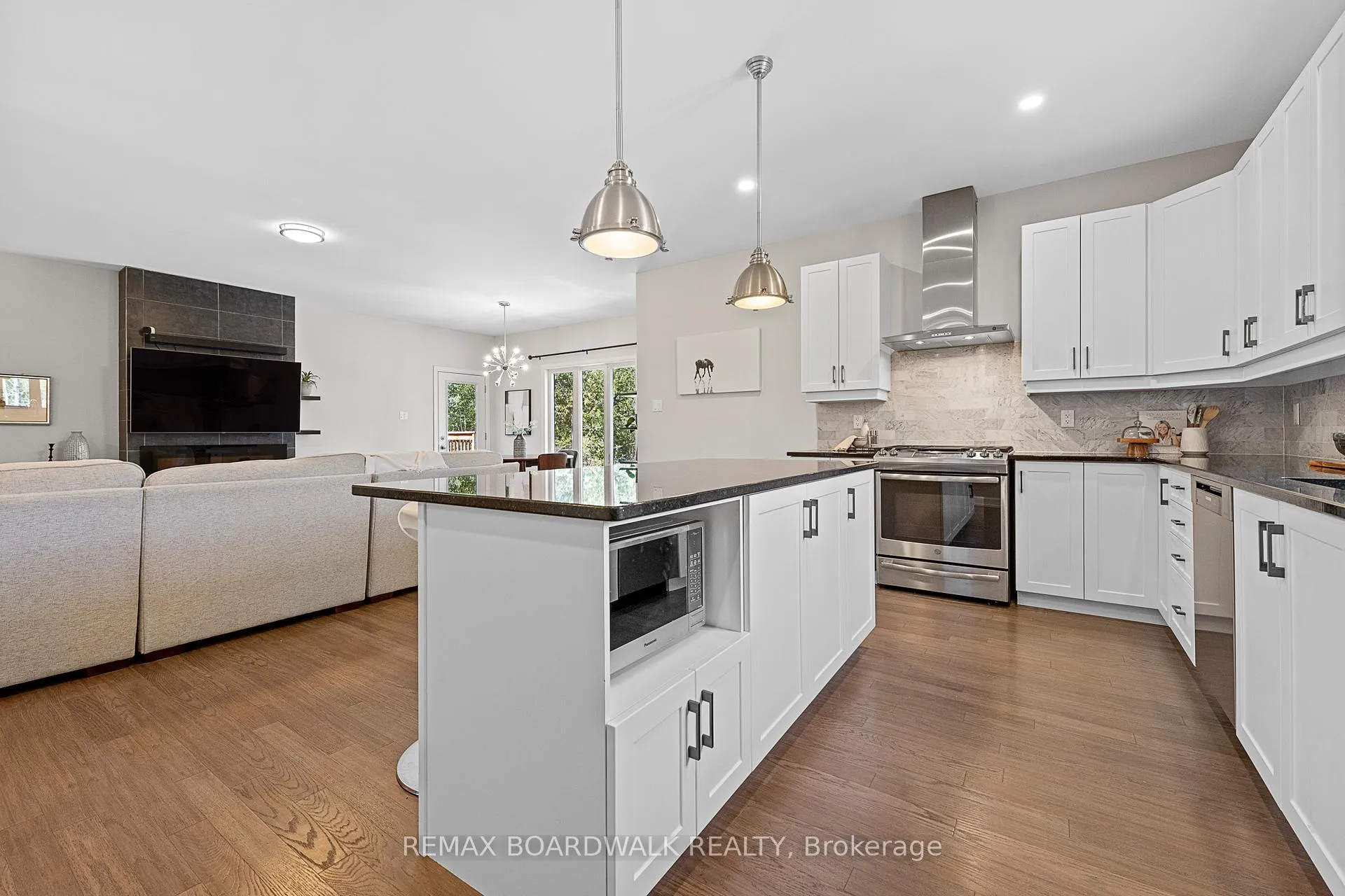 Photo 8 of 400 Cinnamon Crescent, Ottawa, Fitzroy Ward (South West) — HOMEH
