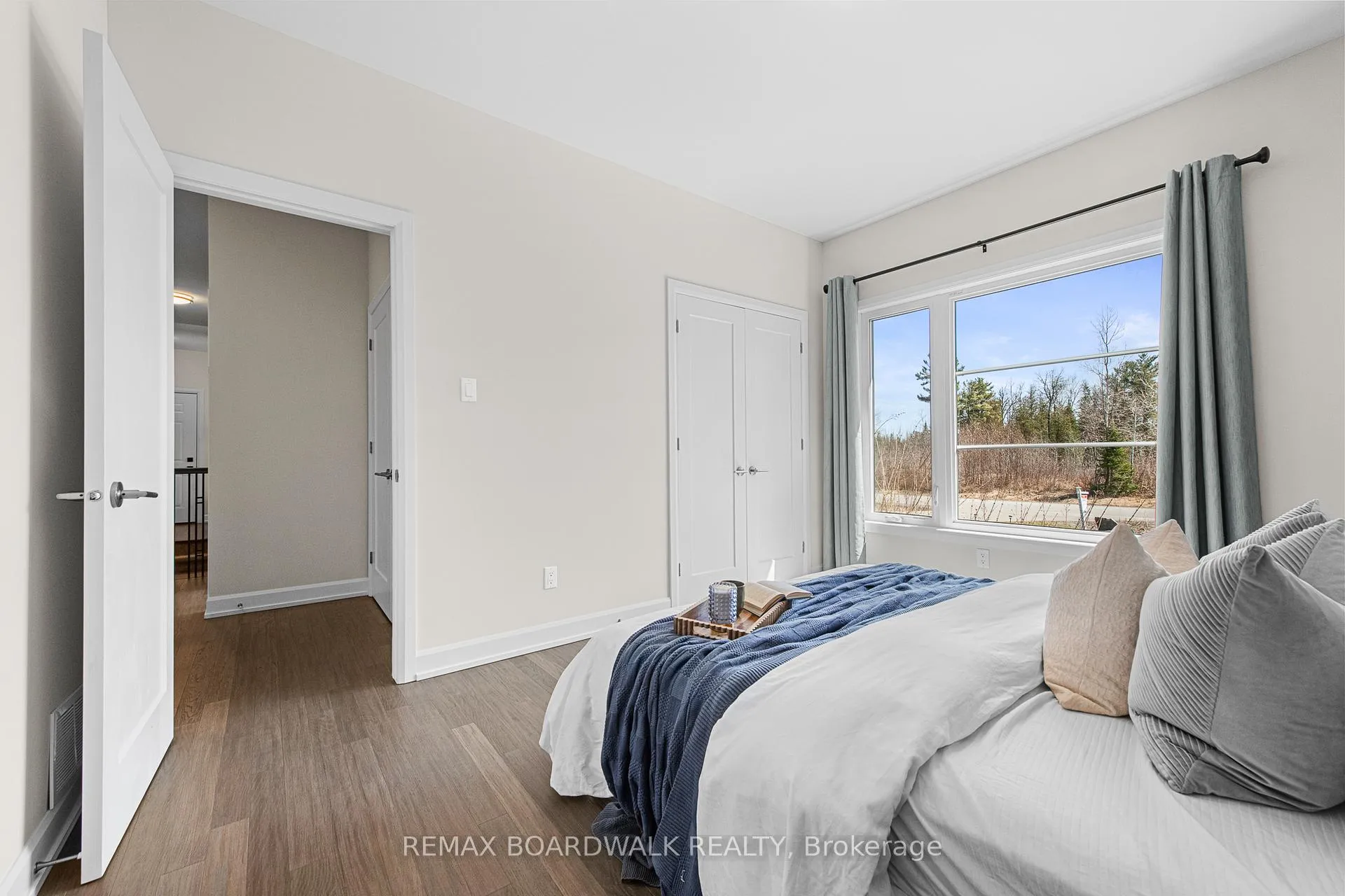 Photo 21 of 400 Cinnamon Crescent, Ottawa, Fitzroy Ward (South West) — HOMEH