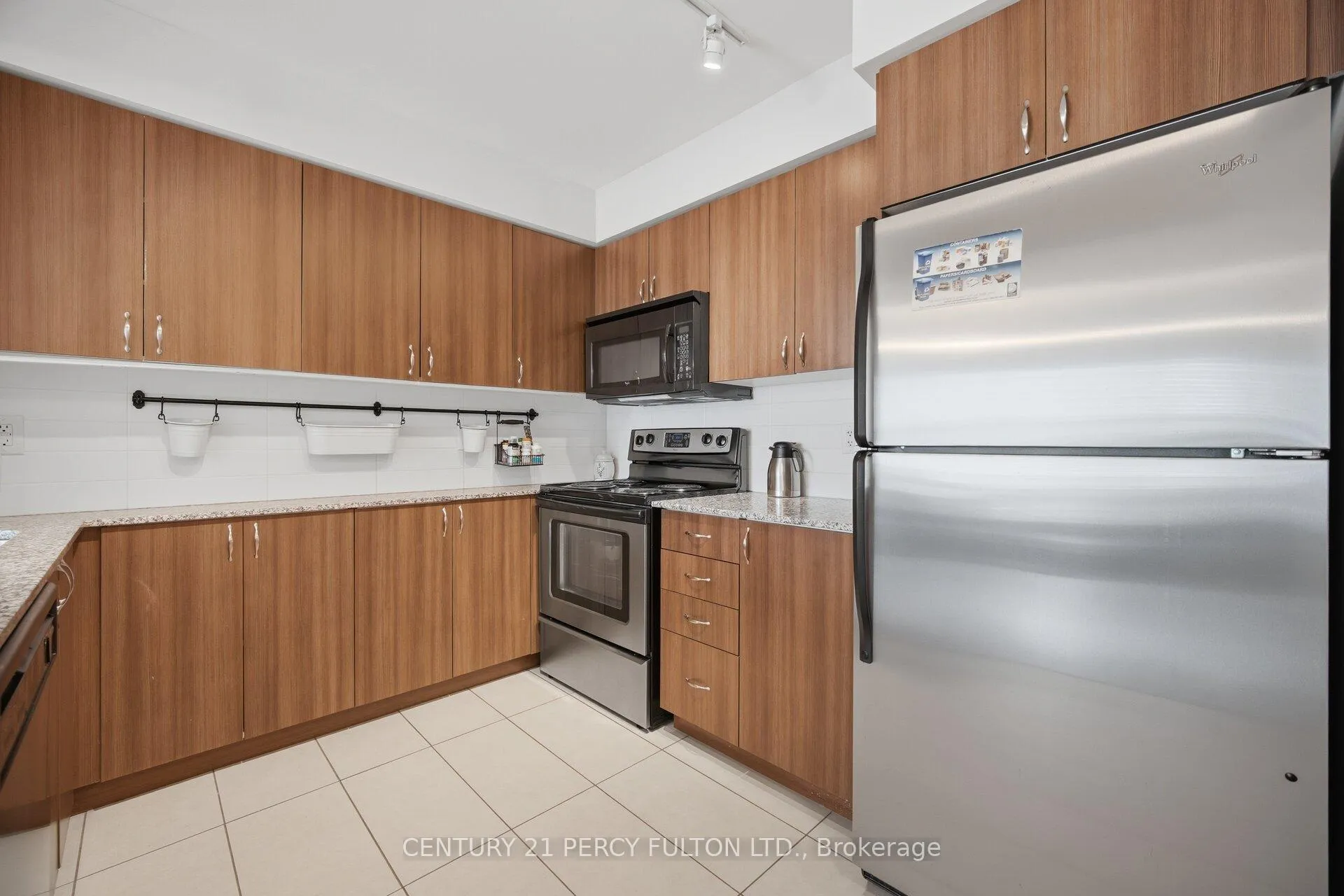Photo 8 of Unit 702, 1235 Bayly Street, Pickering, Bay Ridges — HOMEH