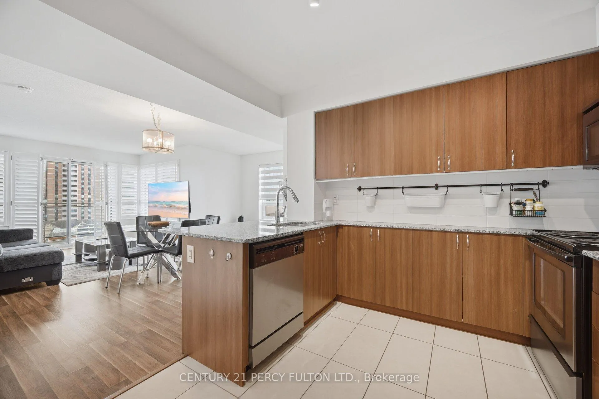 Photo 10 of Unit 702, 1235 Bayly Street, Pickering, Bay Ridges — HOMEH