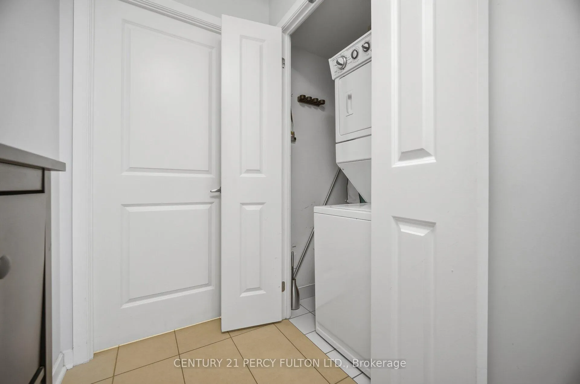 Photo 22 of Unit 702, 1235 Bayly Street, Pickering, Bay Ridges — HOMEH