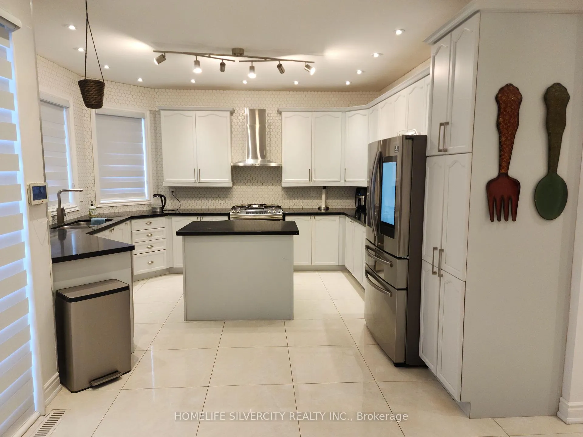 Photo 3 of 7 Valleywest Road, Brampton, Vales of Castlemore — HOMEH