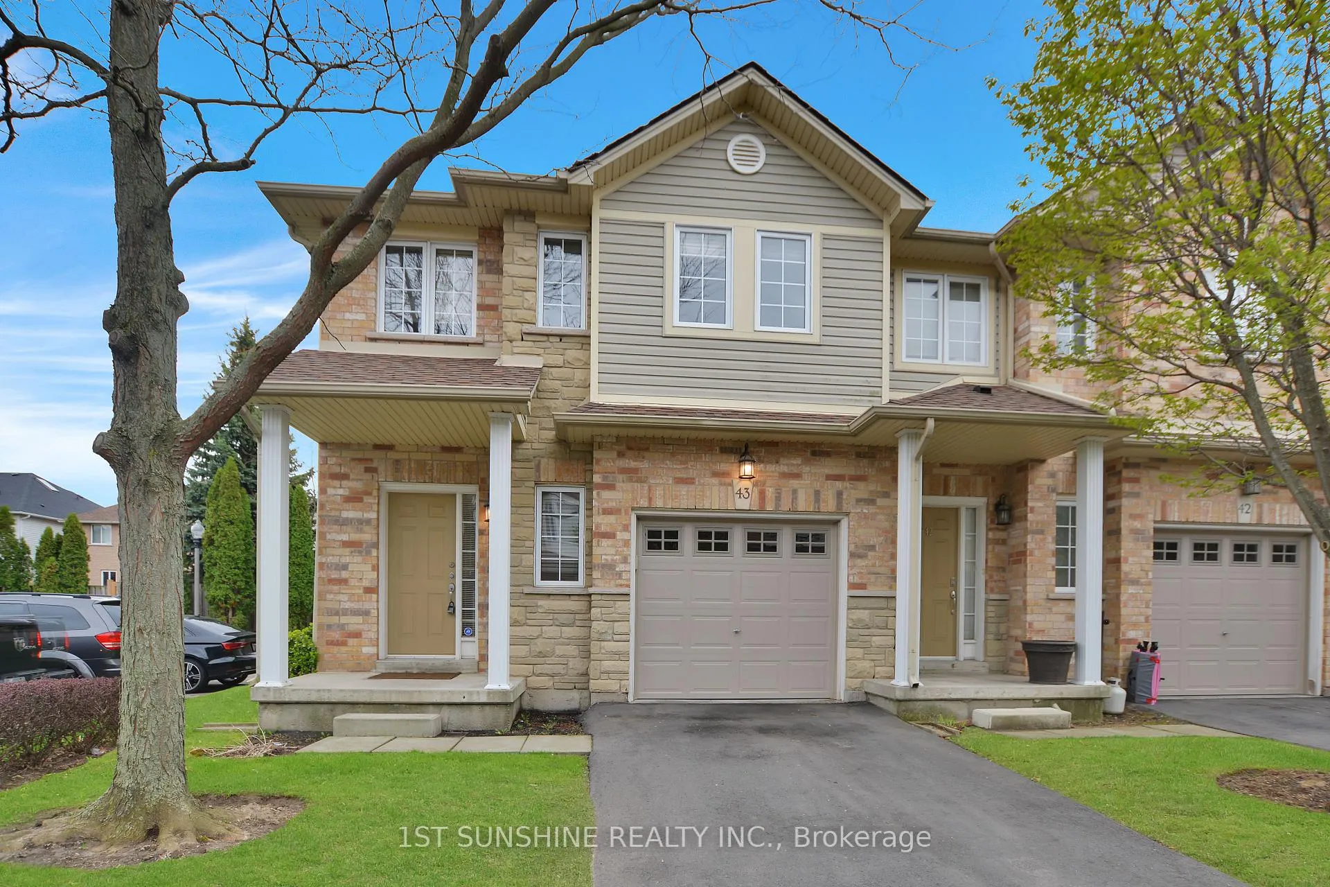 Photo 1 of Unit 43, 60 Cloverleaf Drive, Hamilton, Ancaster — HOMEH