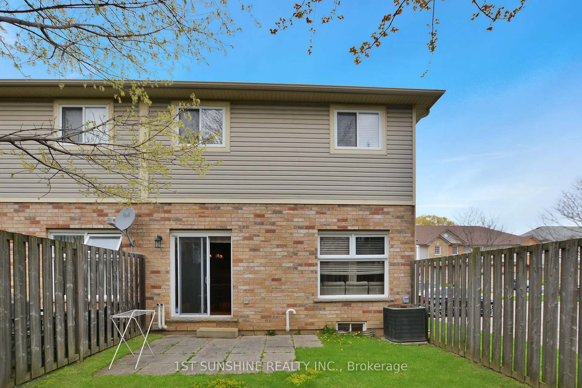 Photo 12 of Unit 43, 60 Cloverleaf Drive, Hamilton, Ancaster — HOMEH