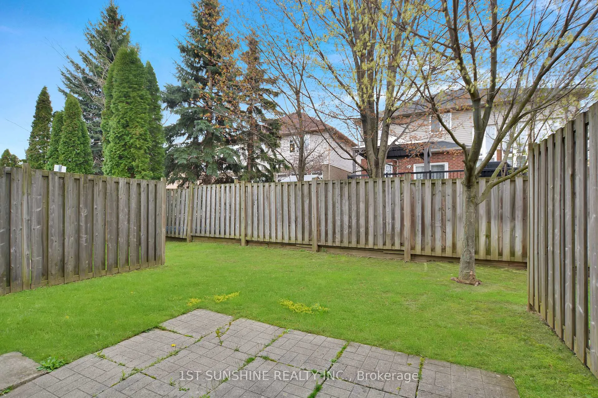 Photo 13 of Unit 43, 60 Cloverleaf Drive, Hamilton, Ancaster — HOMEH