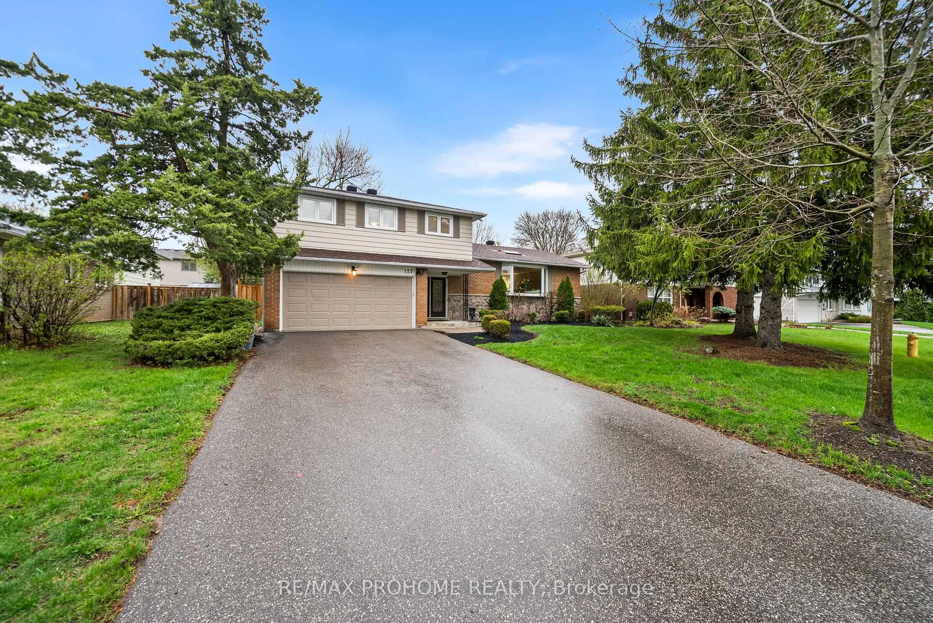 Photo 2 of 127 Senator Reesor Drive, Markham, Sherwood-Amberglen — HOMEH