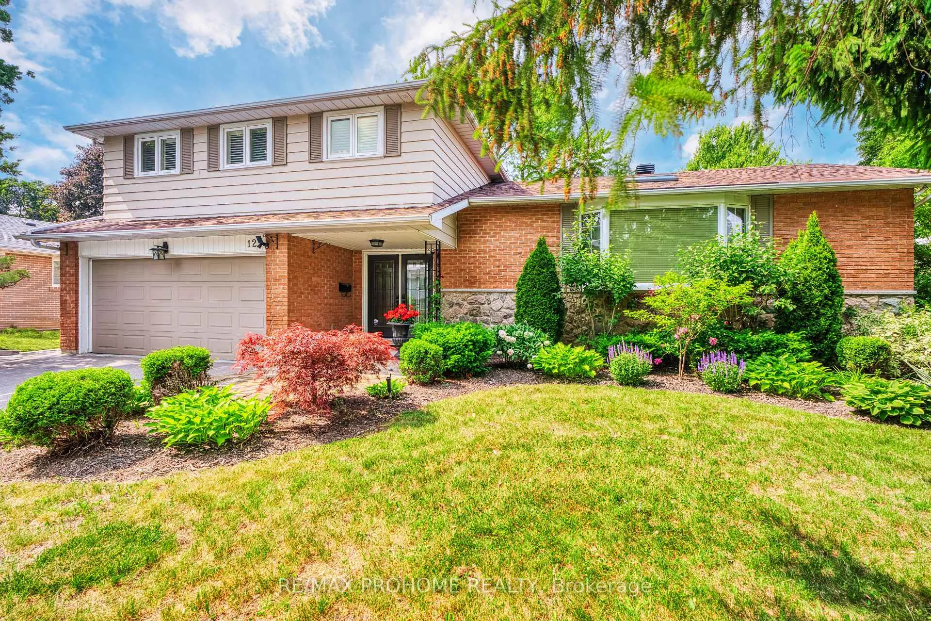 Photo 3 of 127 Senator Reesor Drive, Markham, Sherwood-Amberglen — HOMEH