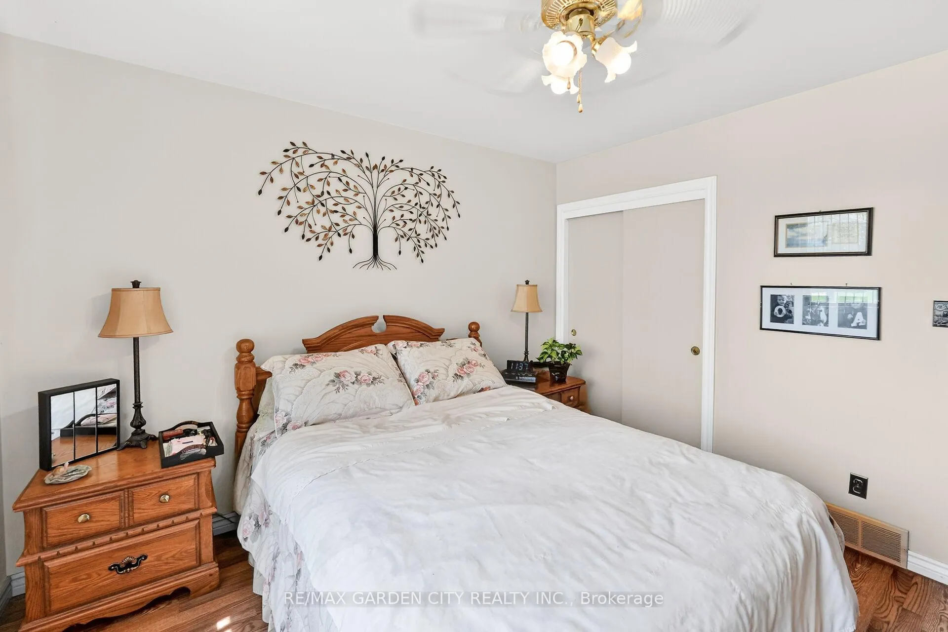 Photo 9 of 5 Lockview Crescent, St. Catharines, Bunting/Linwell — HOMEH
