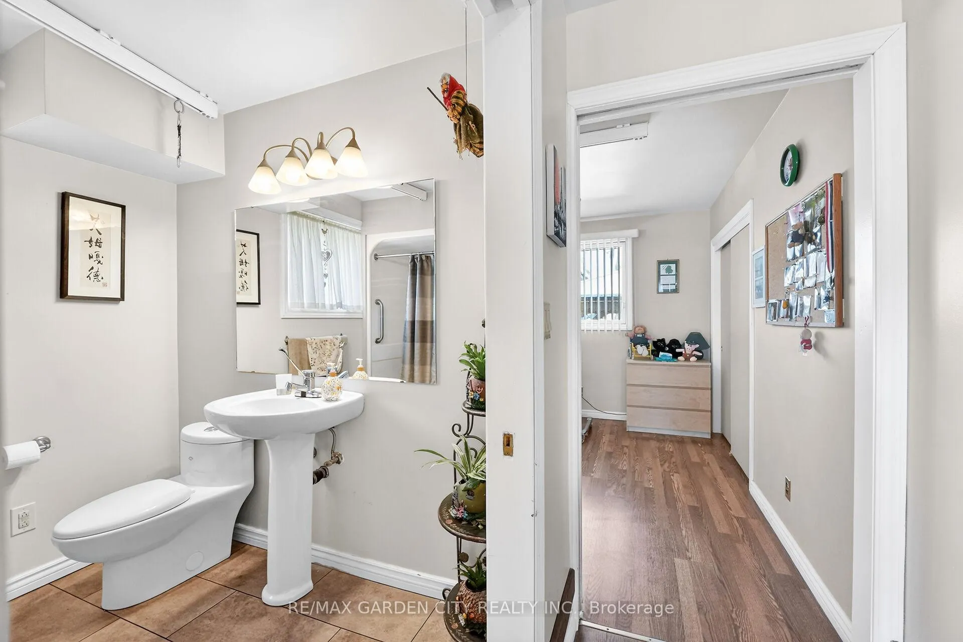 Photo 12 of 5 Lockview Crescent, St. Catharines, Bunting/Linwell — HOMEH