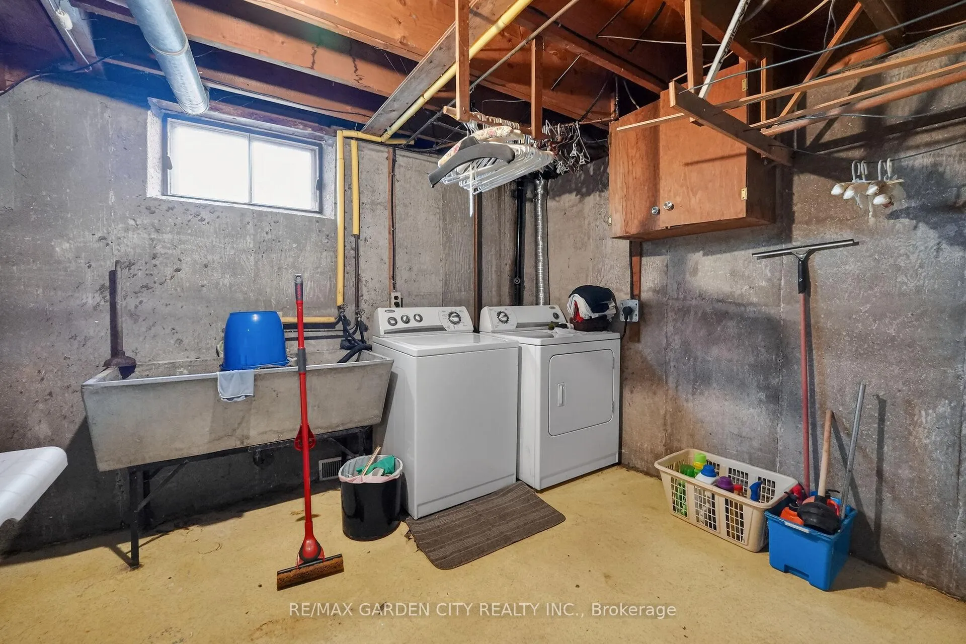 Photo 22 of 5 Lockview Crescent, St. Catharines, Bunting/Linwell — HOMEH