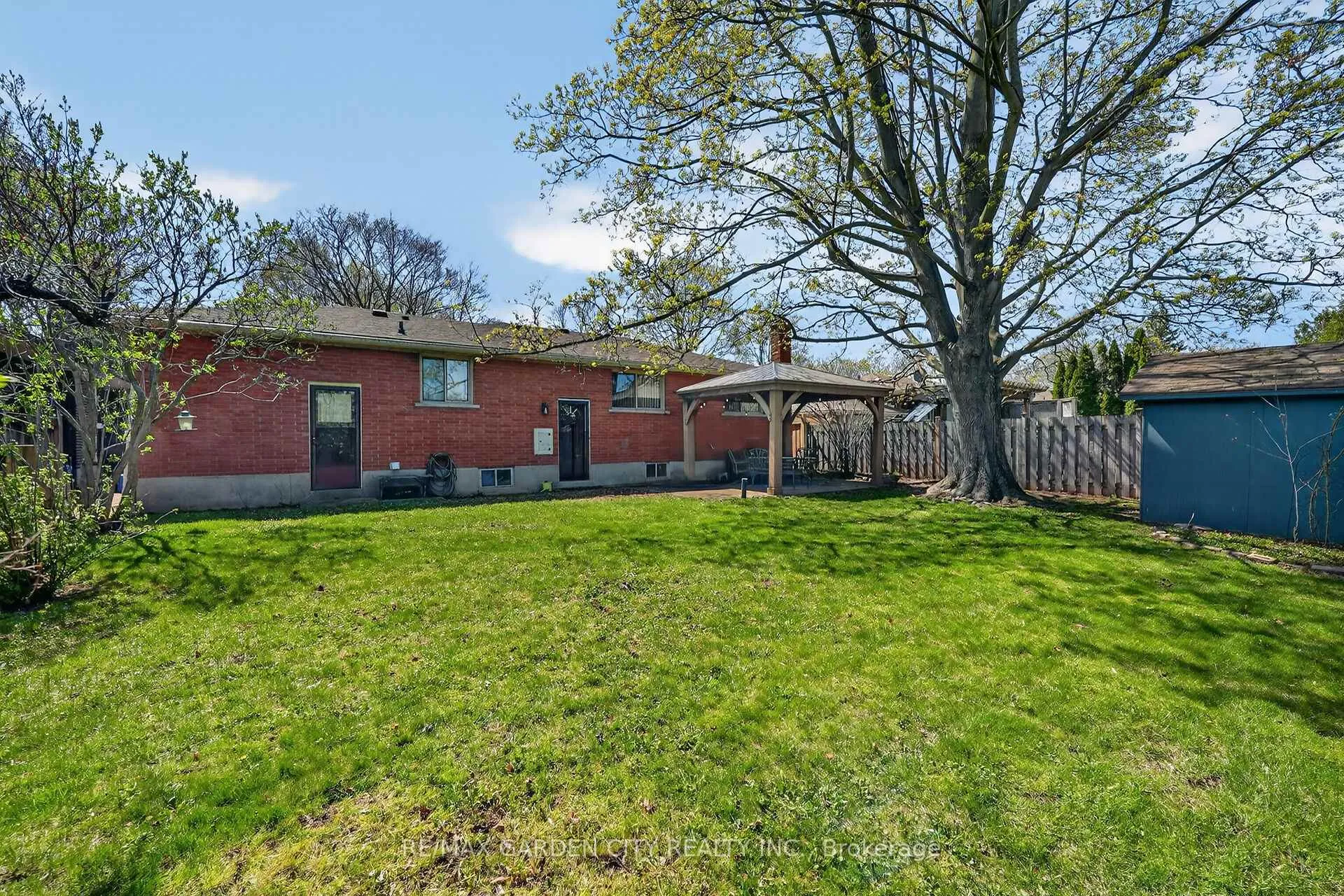 Photo 28 of 5 Lockview Crescent, St. Catharines, Bunting/Linwell — HOMEH