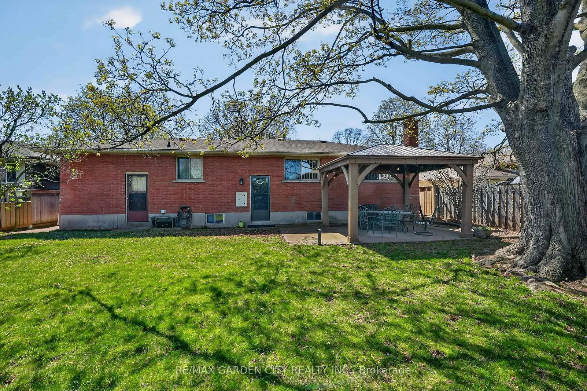 Photo 29 of 5 Lockview Crescent, St. Catharines, Bunting/Linwell — HOMEH