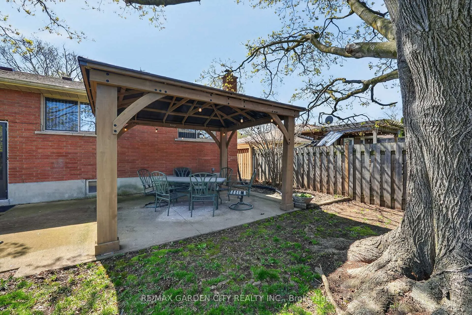 Photo 30 of 5 Lockview Crescent, St. Catharines, Bunting/Linwell — HOMEH