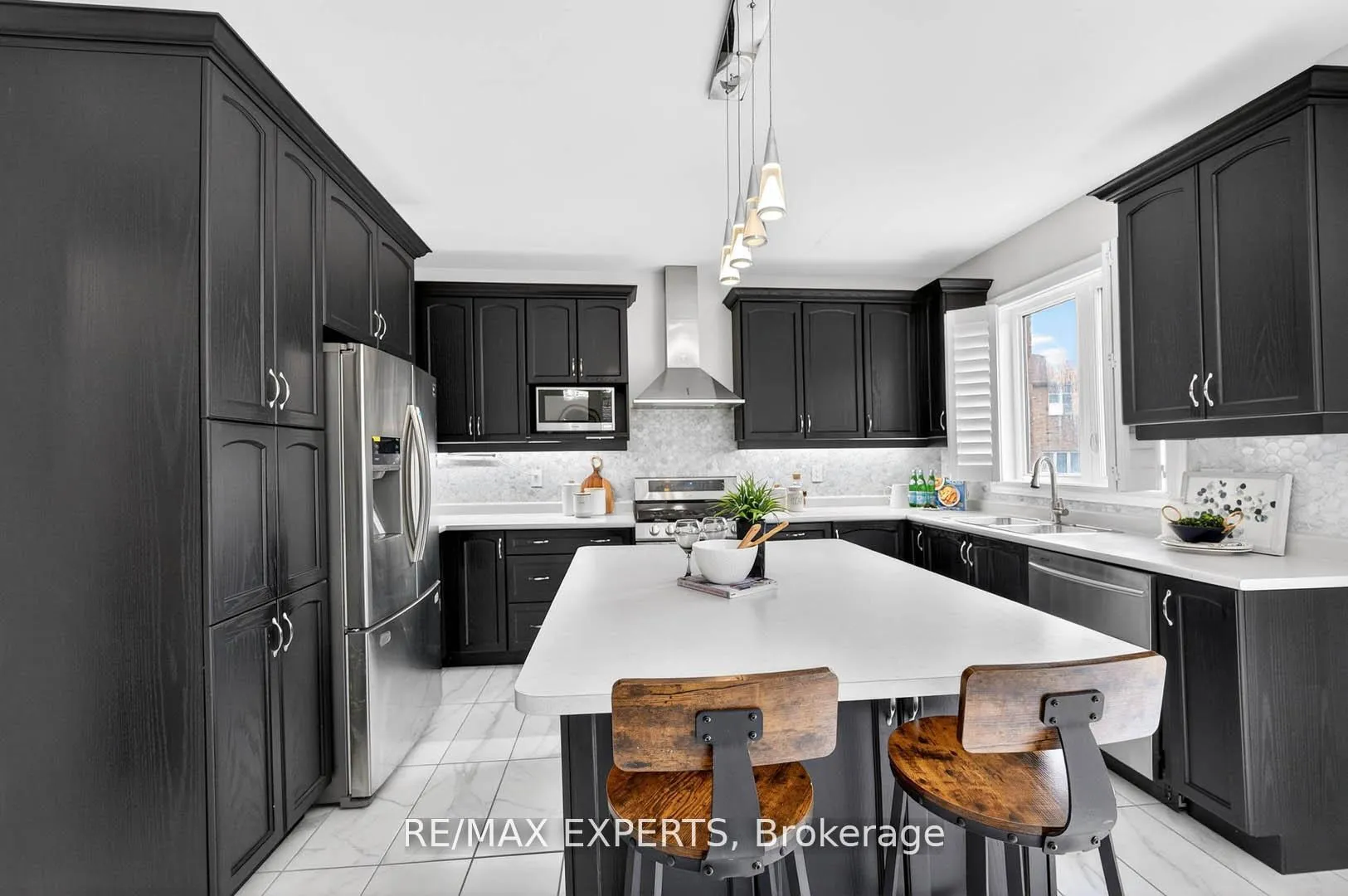 Photo 10 of 31 Gillis Road, Brampton, Northwest Brampton — HOMEH