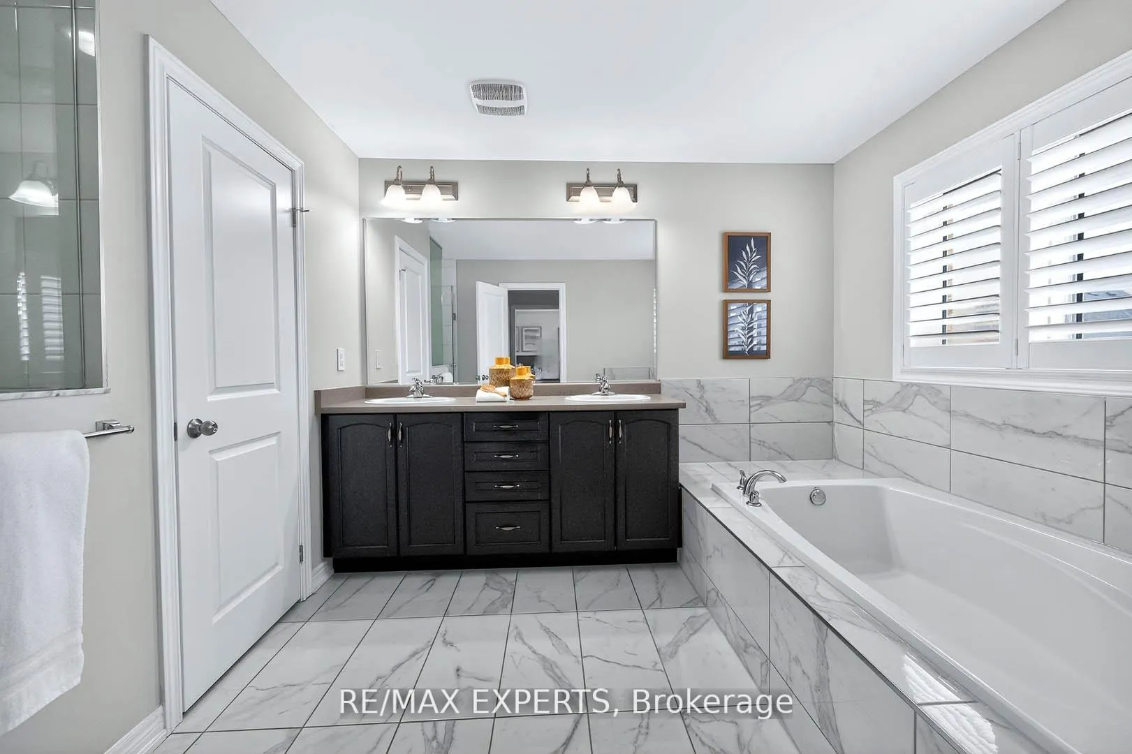 Photo 16 of 31 Gillis Road, Brampton, Northwest Brampton — HOMEH