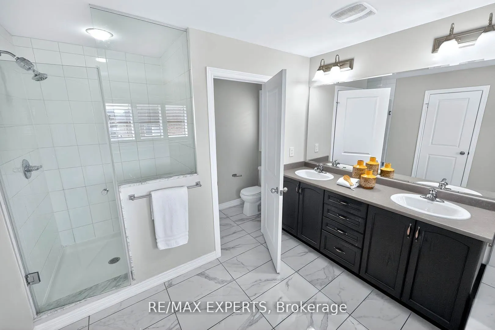 Photo 17 of 31 Gillis Road, Brampton, Northwest Brampton — HOMEH