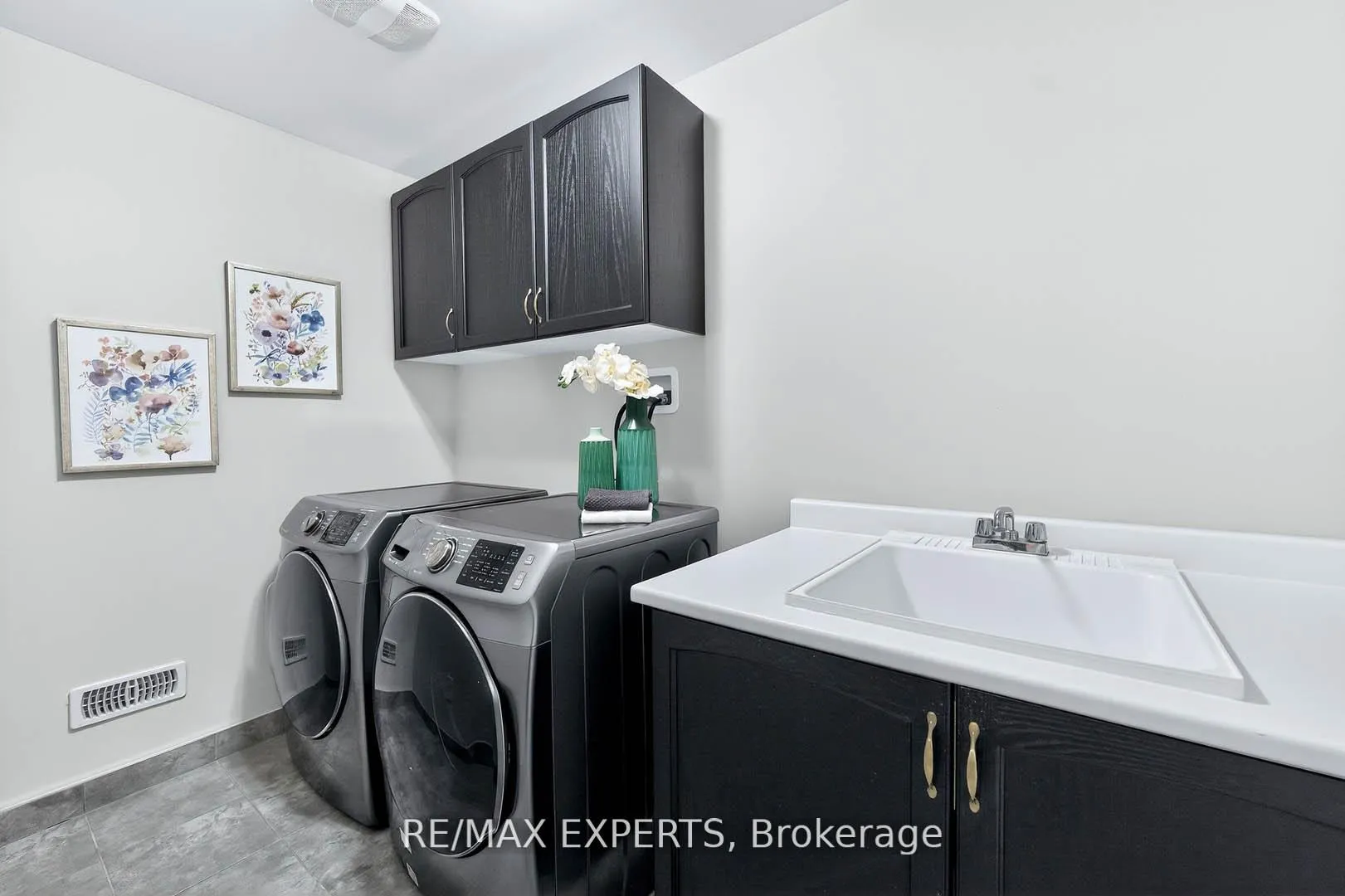 Photo 27 of 31 Gillis Road, Brampton, Northwest Brampton — HOMEH