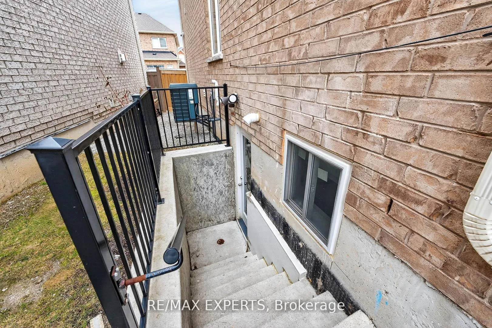 Photo 28 of 31 Gillis Road, Brampton, Northwest Brampton — HOMEH