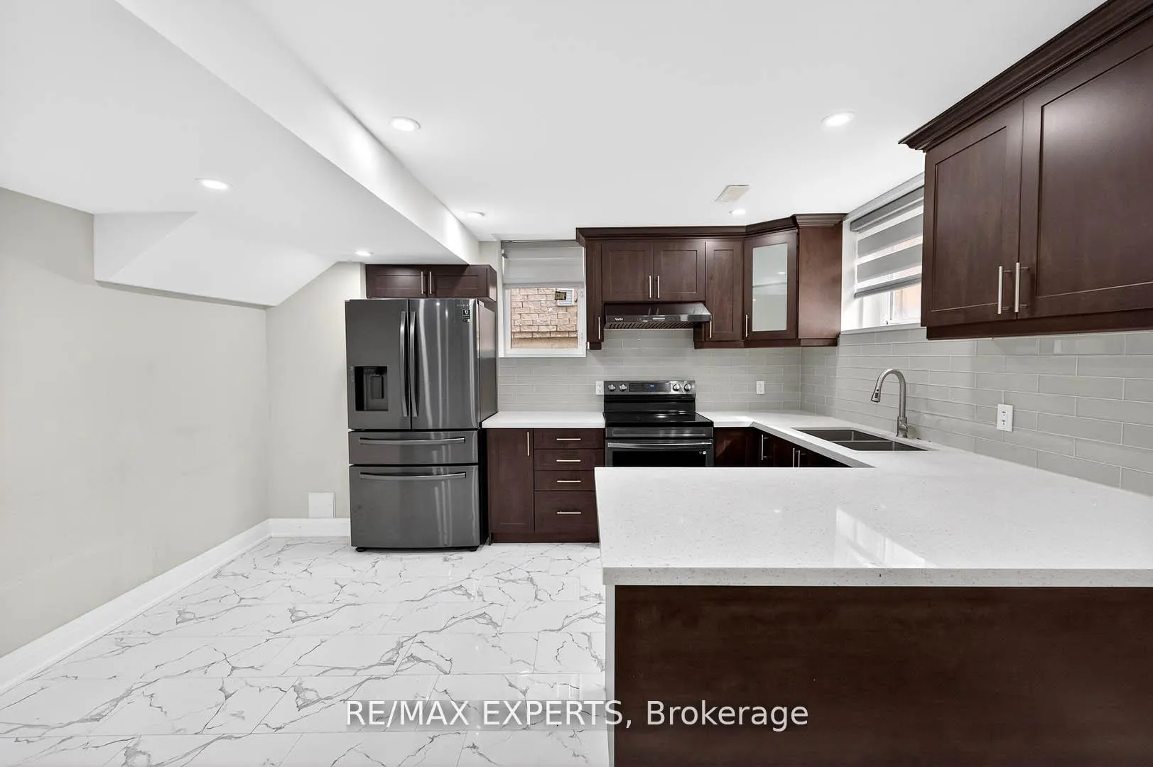 Photo 32 of 31 Gillis Road, Brampton, Northwest Brampton — HOMEH
