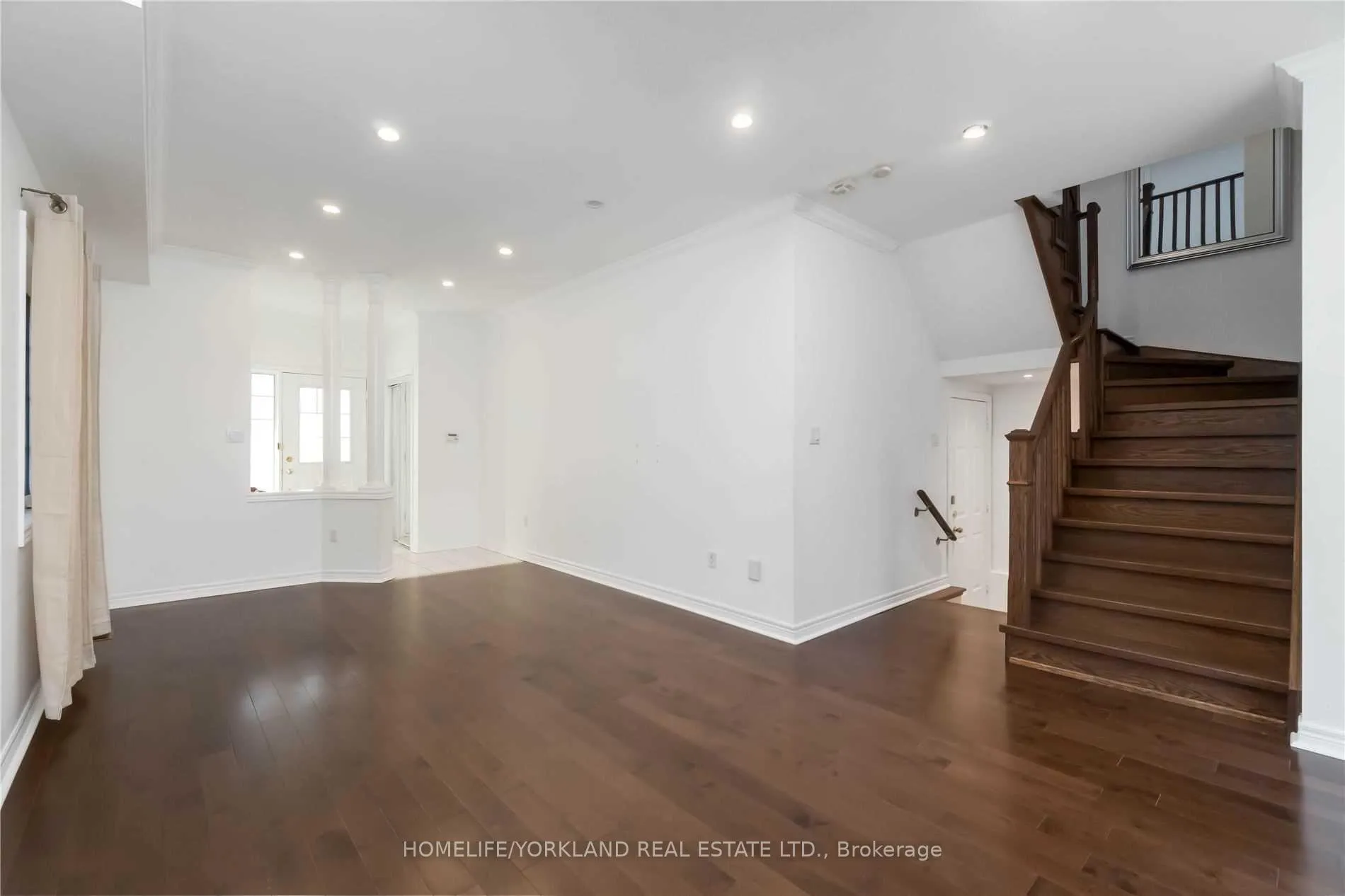 Photo 5 of 11 Westchester Crescent, Markham, Berczy — HOMEH