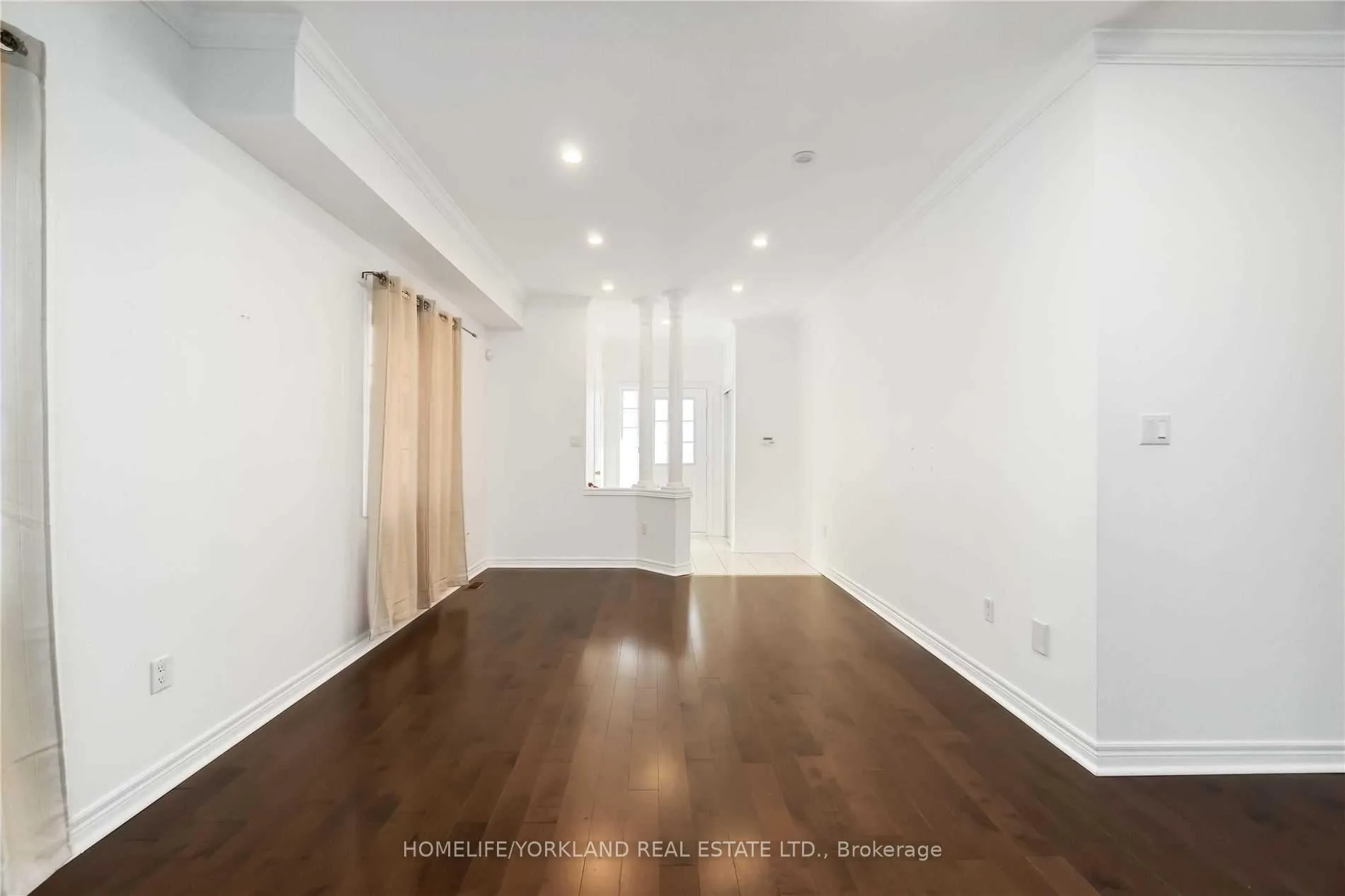 Photo 8 of 11 Westchester Crescent, Markham, Berczy — HOMEH