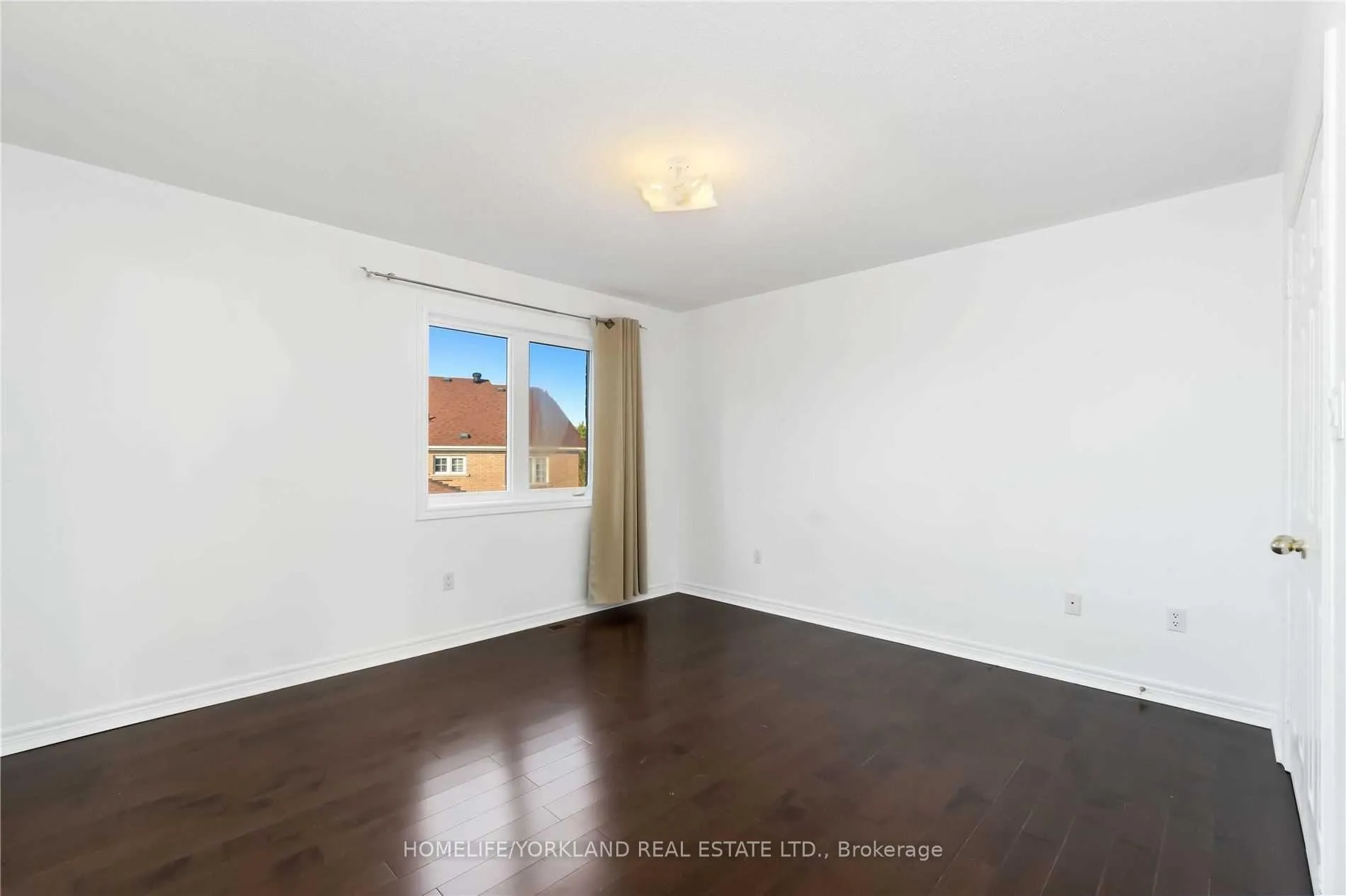 Photo 14 of 11 Westchester Crescent, Markham, Berczy — HOMEH