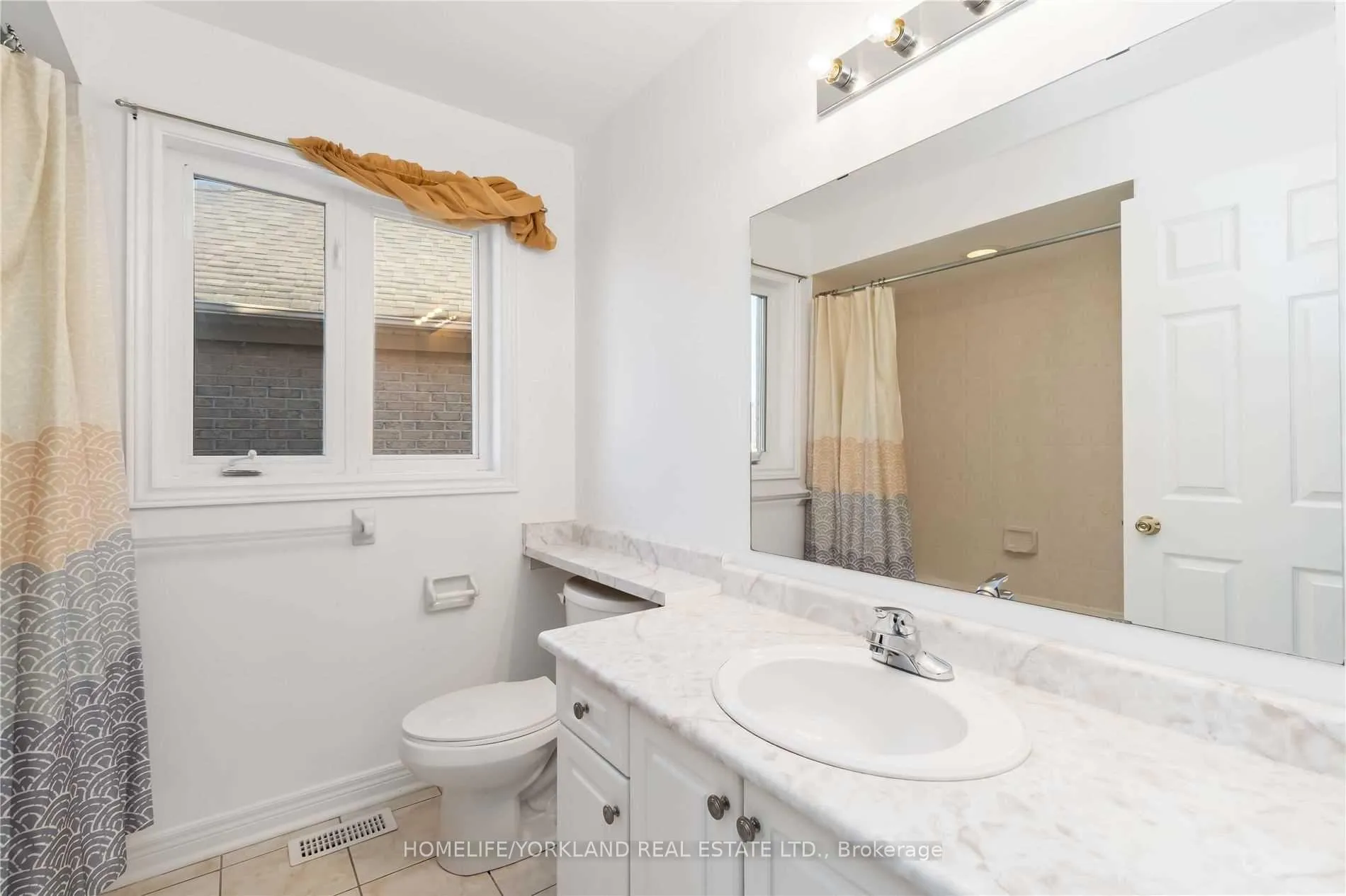 Photo 21 of 11 Westchester Crescent, Markham, Berczy — HOMEH