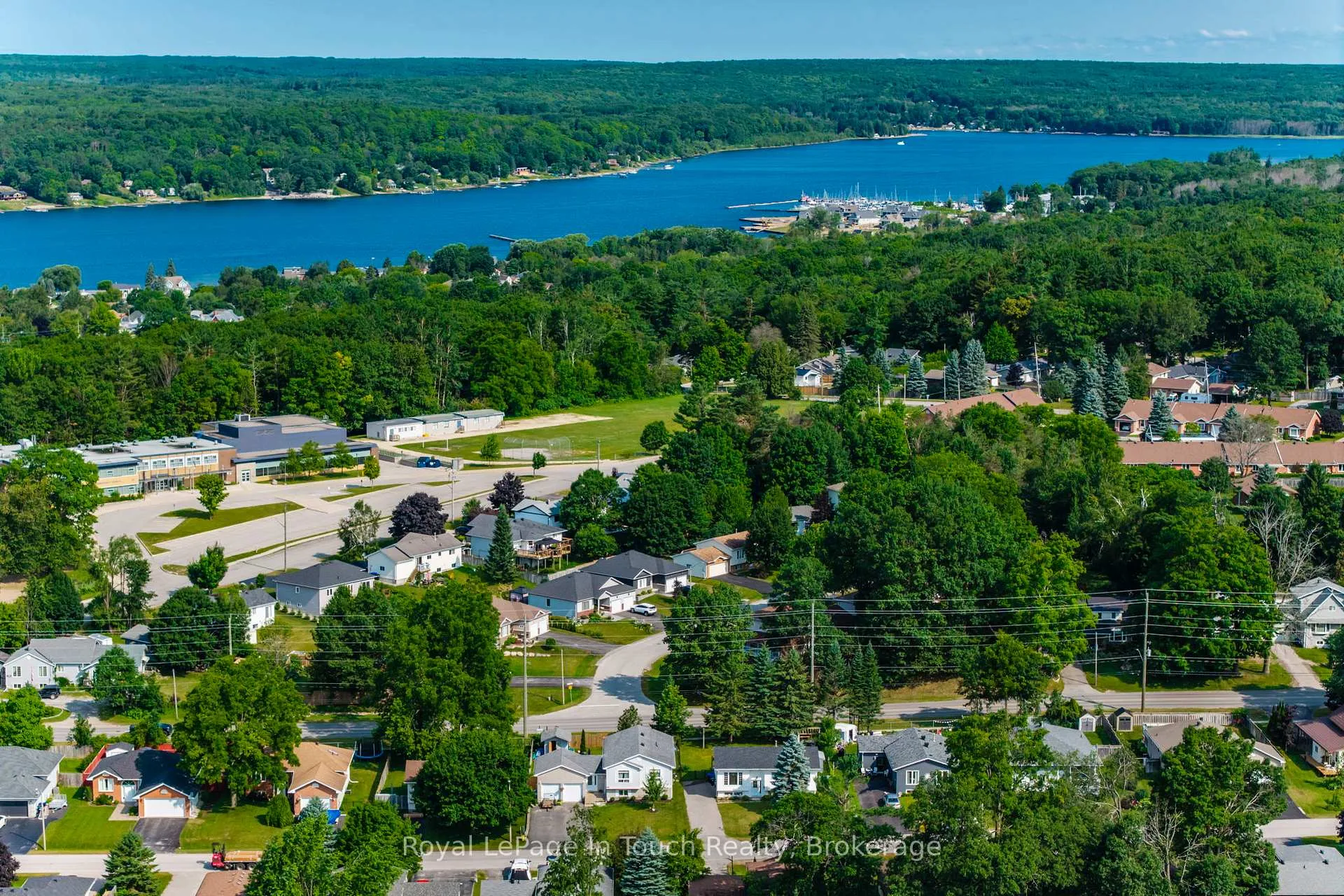 Photo 35 of 32 Bridle Road, Penetanguishene — HOMEH