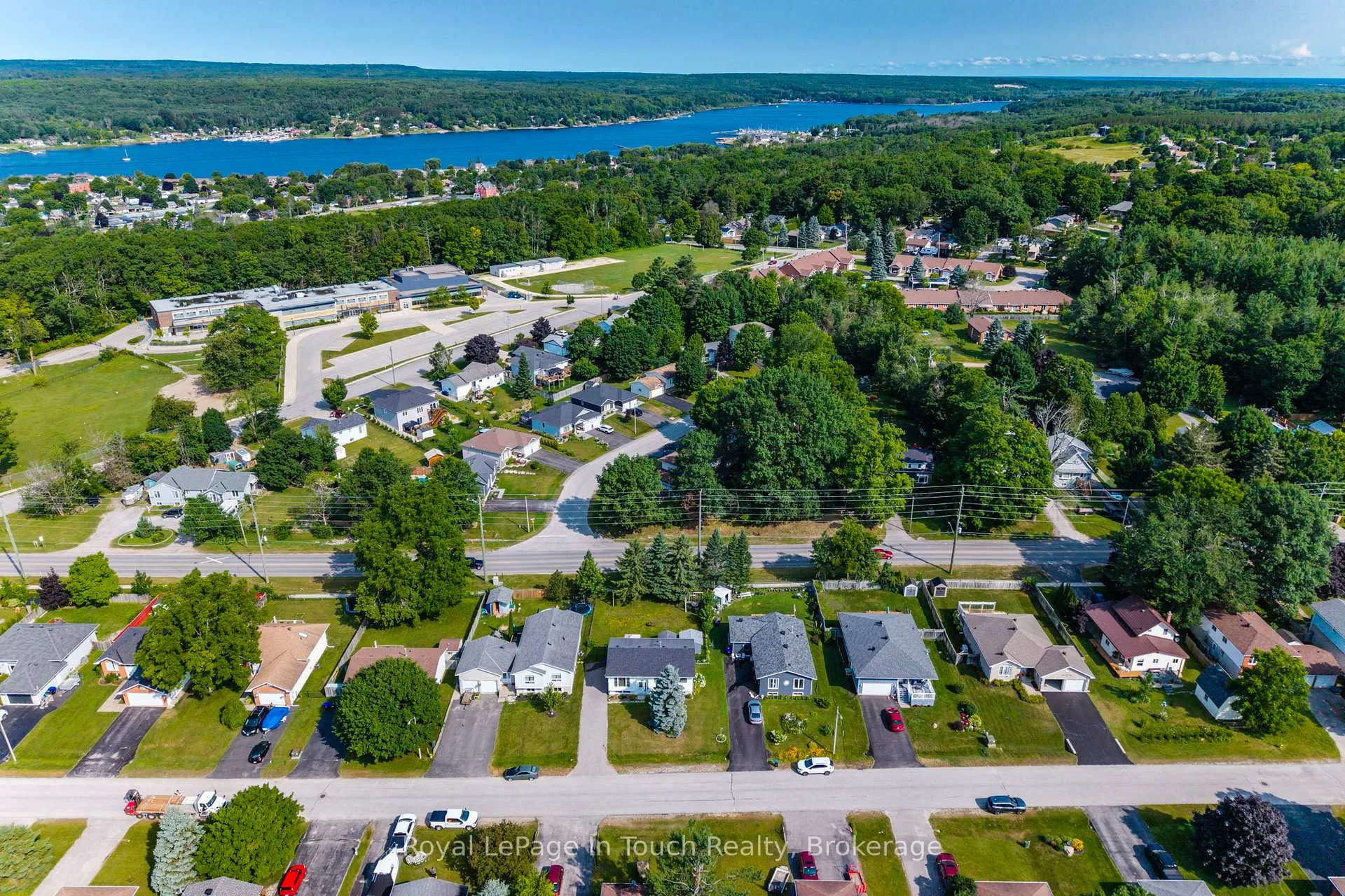 Photo 36 of 32 Bridle Road, Penetanguishene — HOMEH
