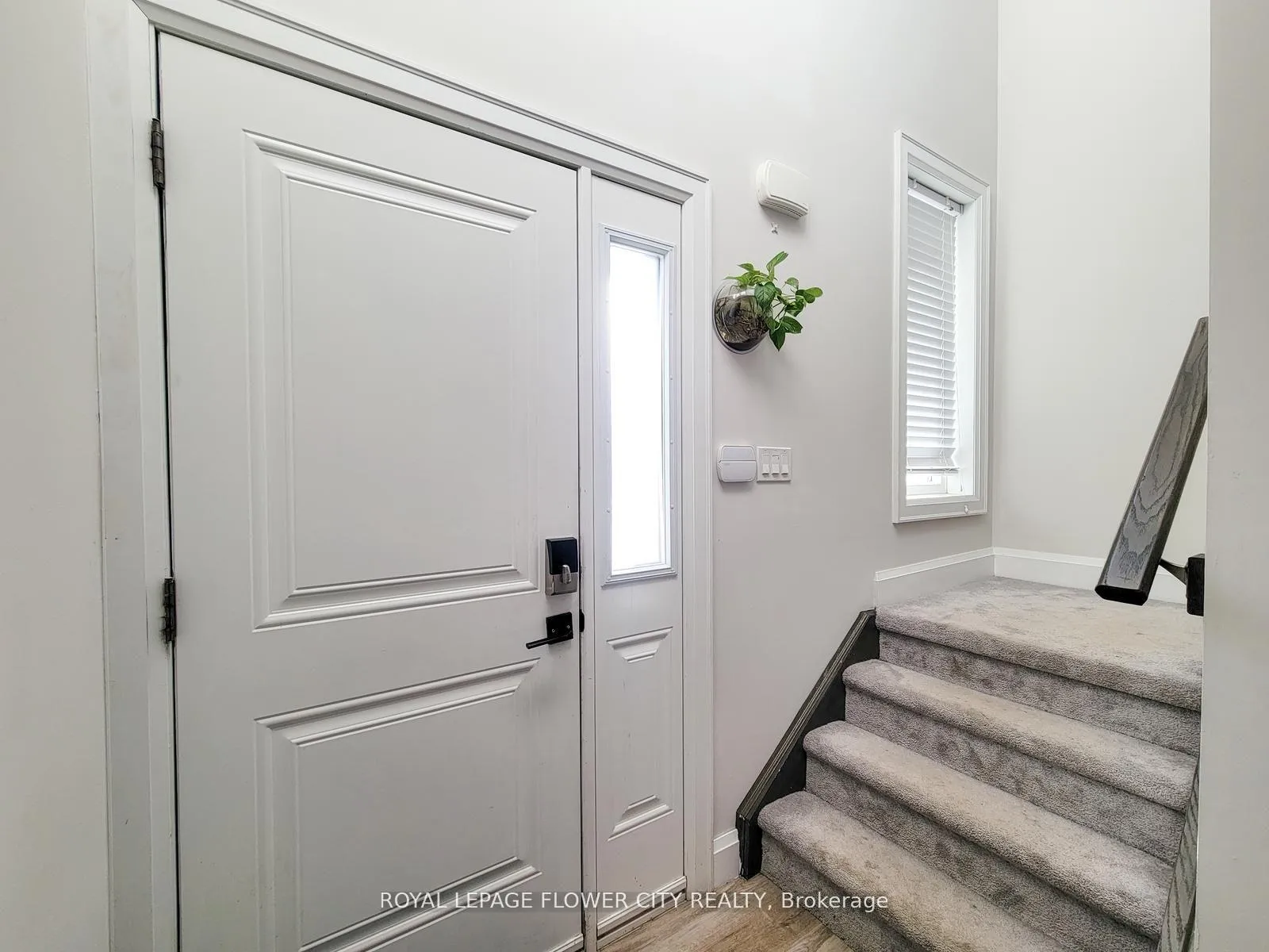 Photo 3 of 13 Grafton Avenue, Hamilton, Hamilton Beach — HOMEH
