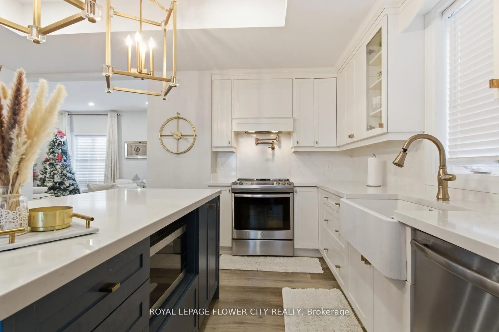Photo 9 of 13 Grafton Avenue, Hamilton, Hamilton Beach — HOMEH
