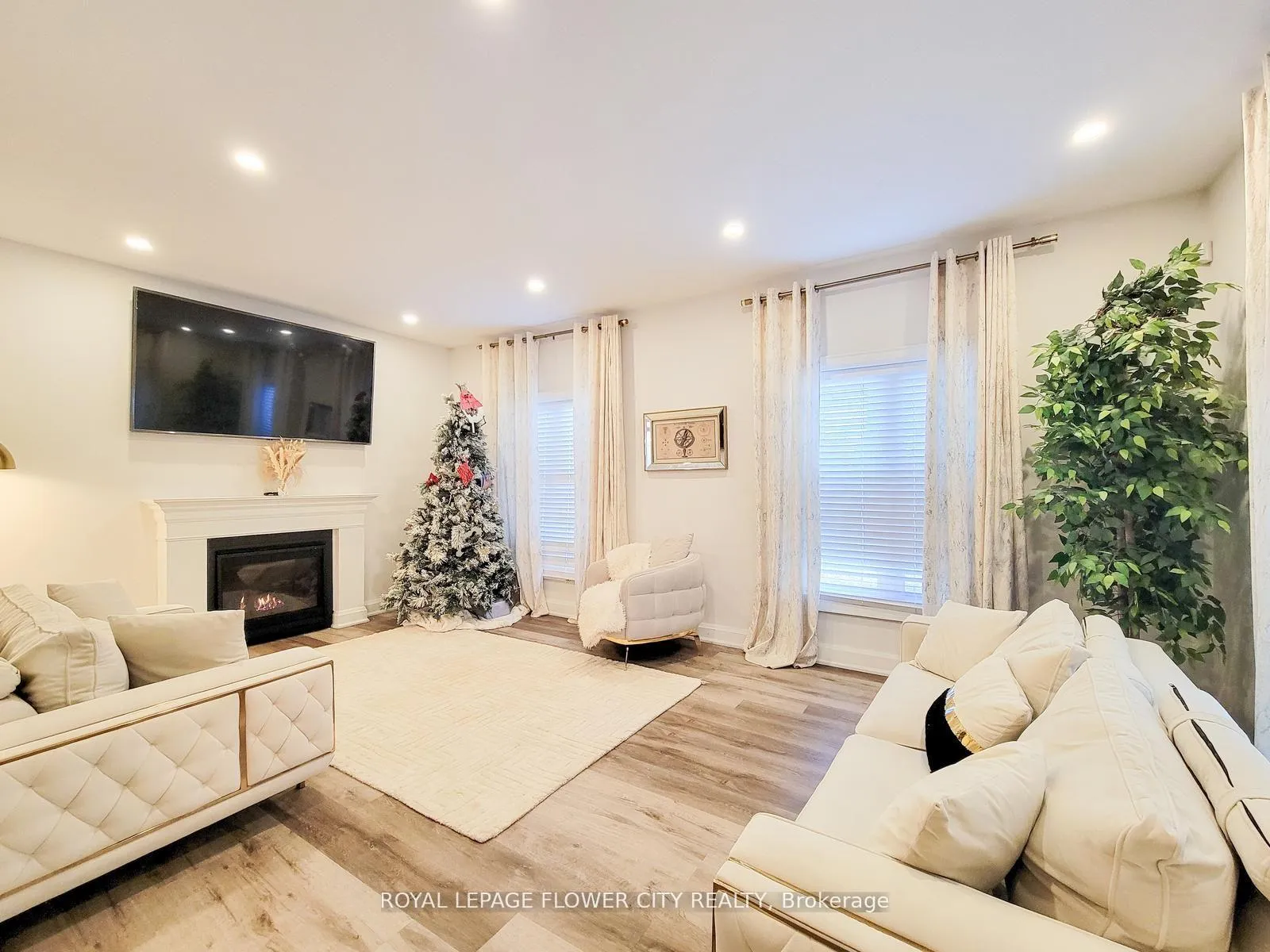 Photo 23 of 13 Grafton Avenue, Hamilton, Hamilton Beach — HOMEH
