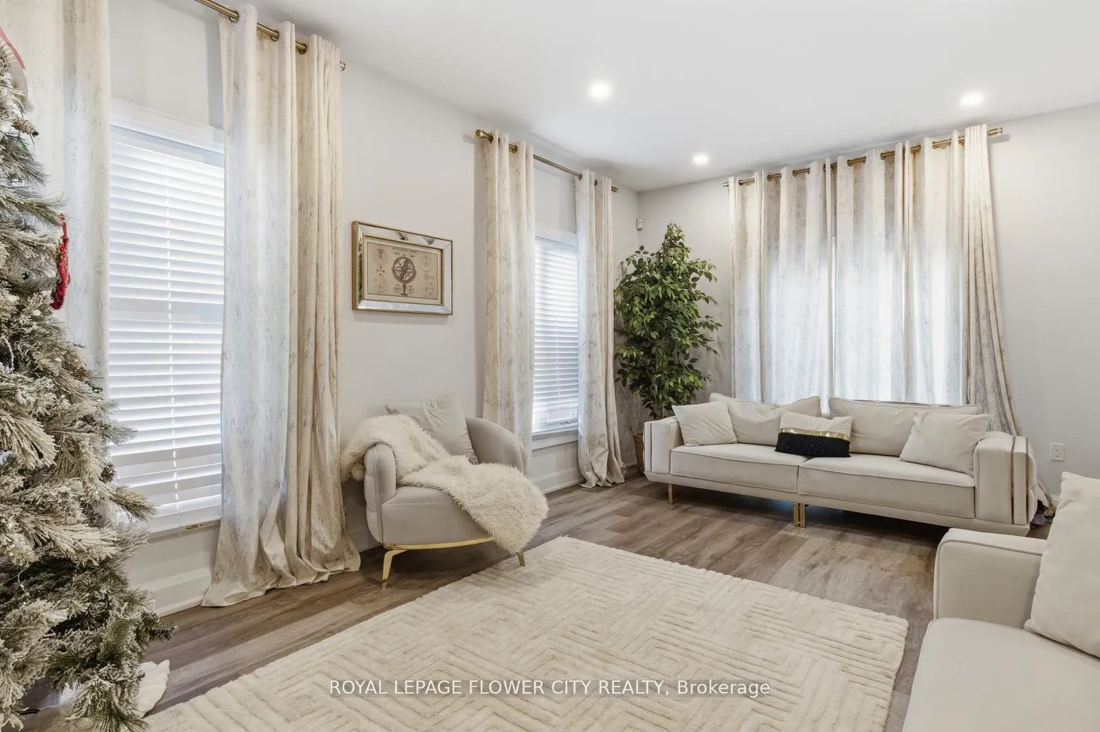 Photo 24 of 13 Grafton Avenue, Hamilton, Hamilton Beach — HOMEH