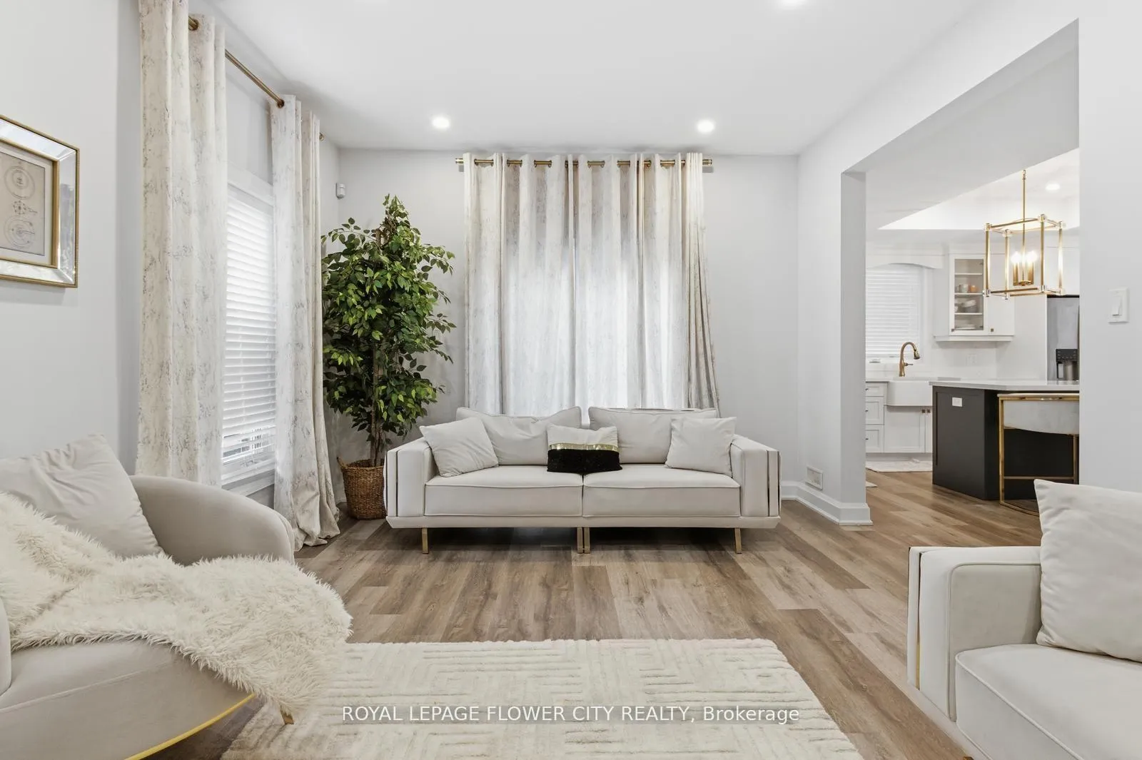 Photo 25 of 13 Grafton Avenue, Hamilton, Hamilton Beach — HOMEH