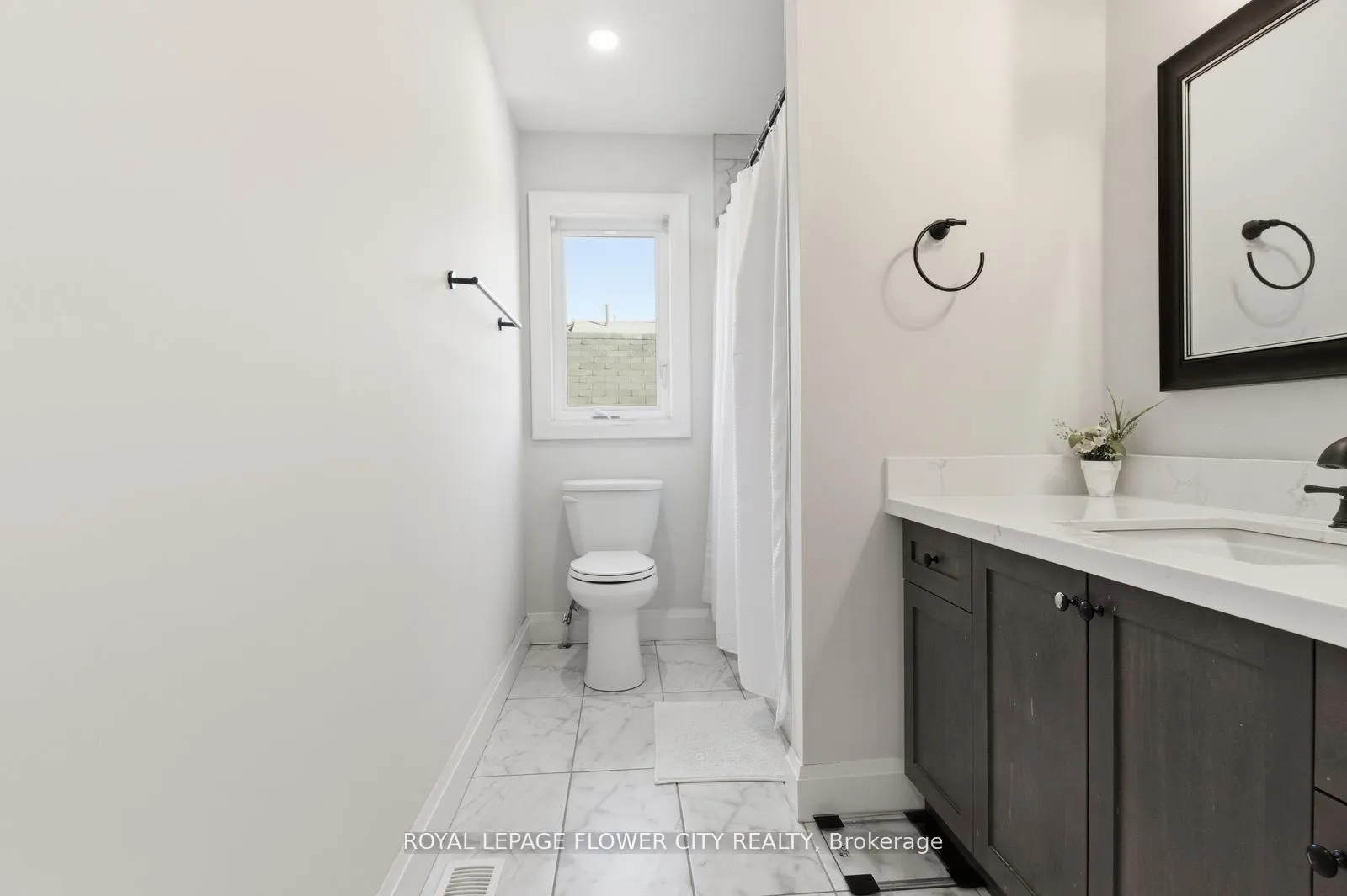 Photo 31 of 13 Grafton Avenue, Hamilton, Hamilton Beach — HOMEH