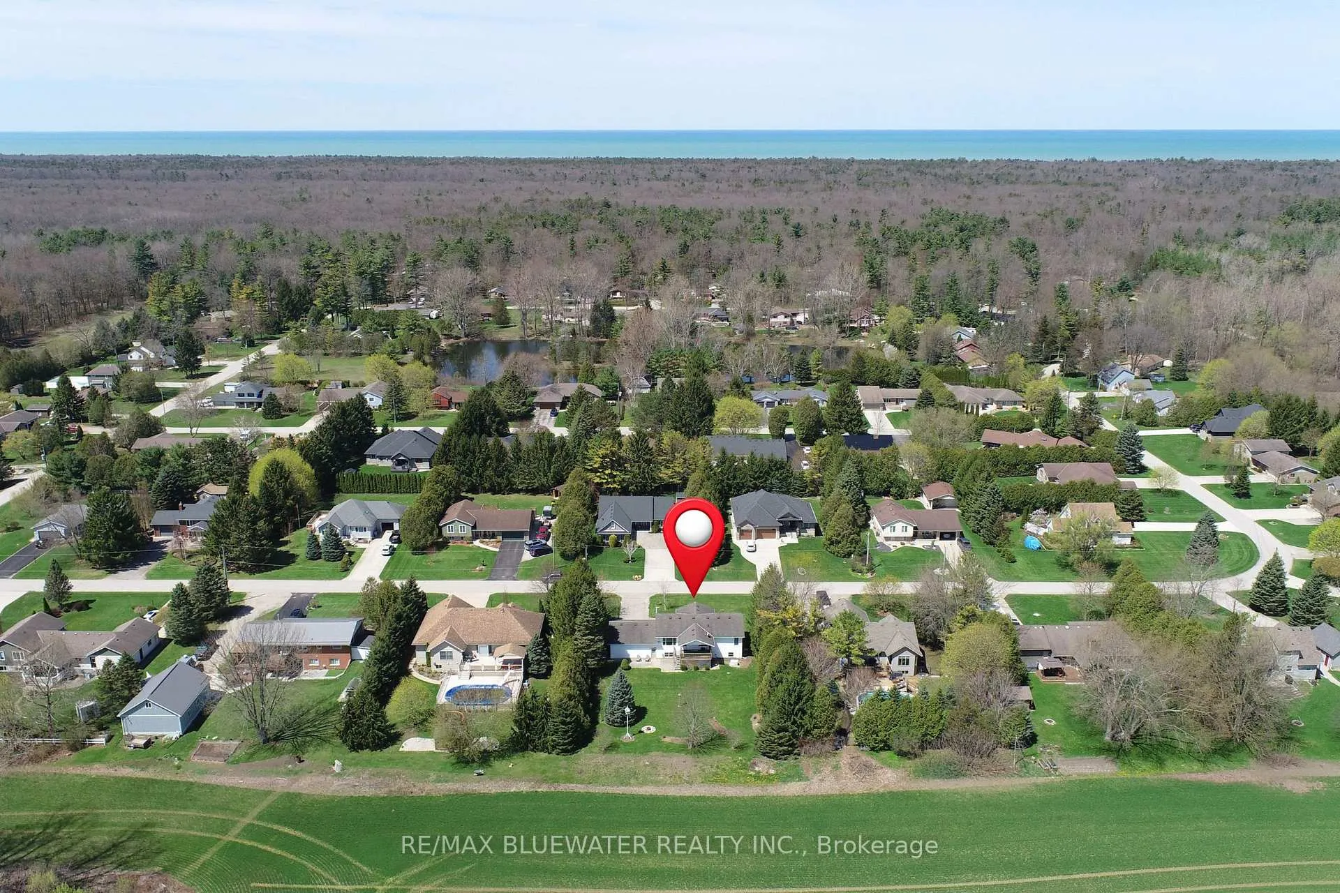 Photo 7 of 9873 Leonard Street, Lambton Shores, Grand Bend — HOMEH