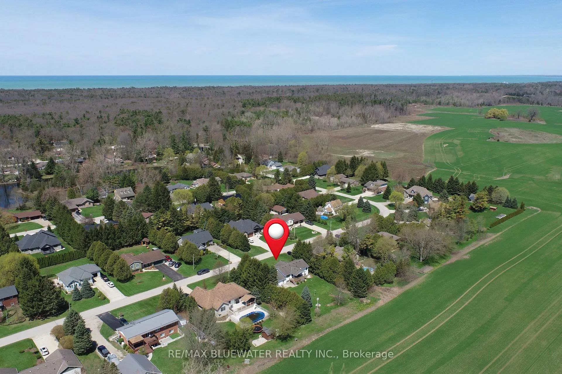 Photo 8 of 9873 Leonard Street, Lambton Shores, Grand Bend — HOMEH