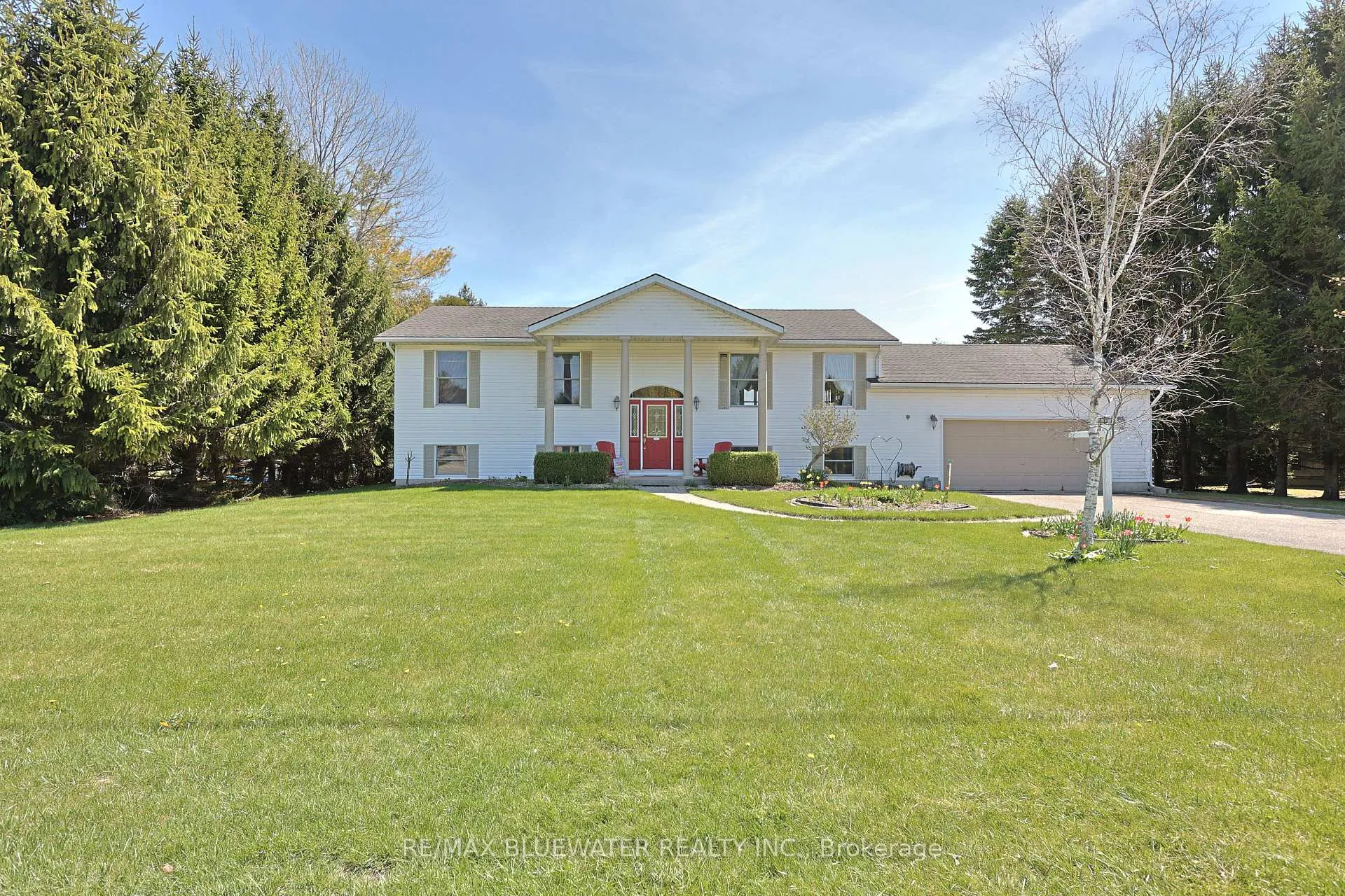 Photo 9 of 9873 Leonard Street, Lambton Shores, Grand Bend — HOMEH