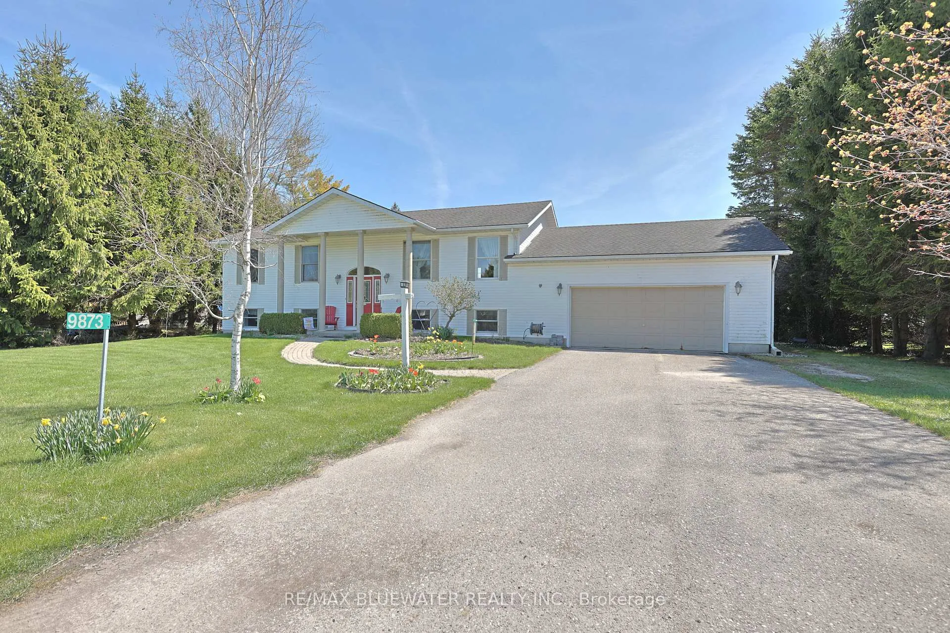 Photo 10 of 9873 Leonard Street, Lambton Shores, Grand Bend — HOMEH