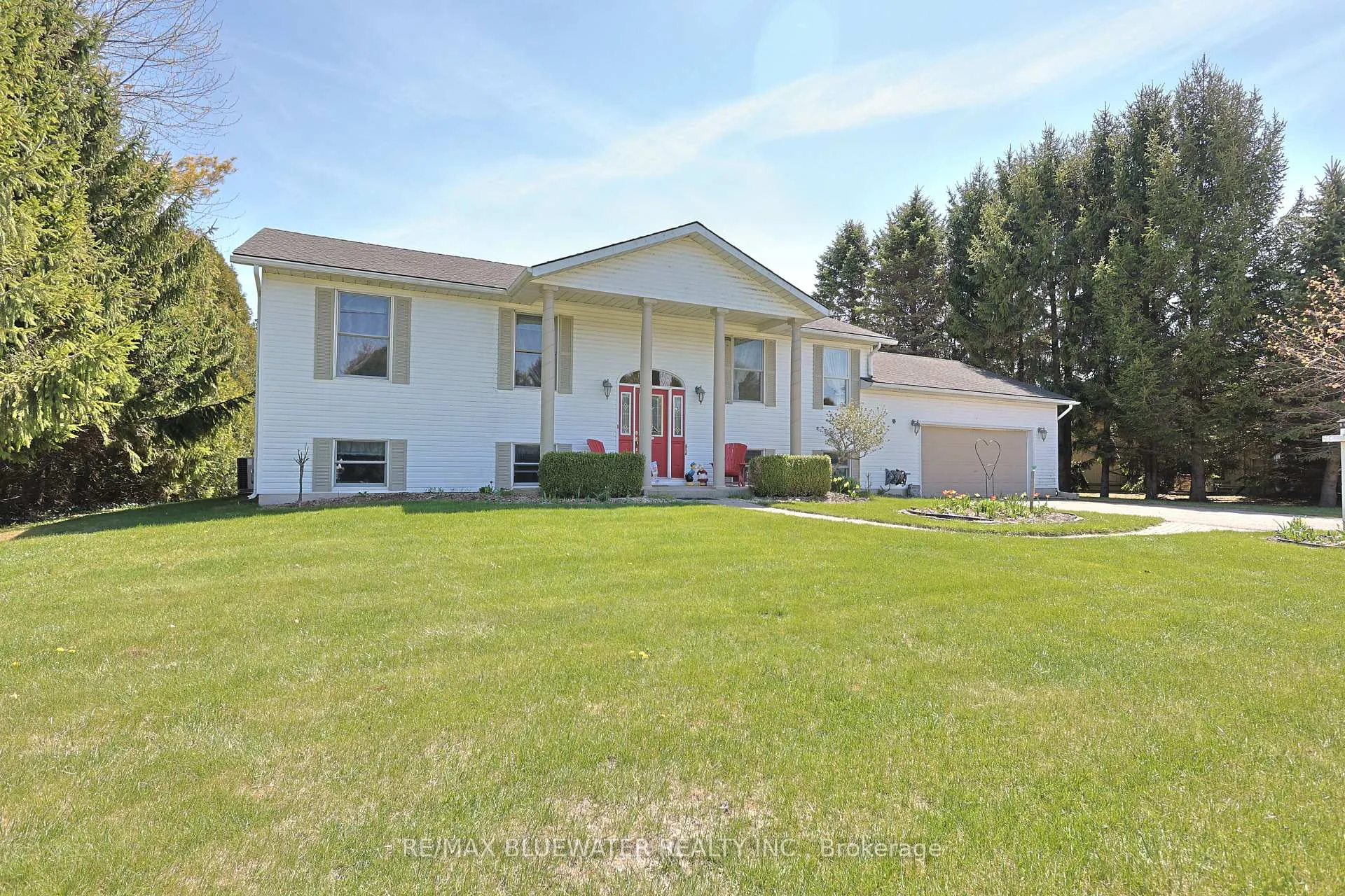 Photo 11 of 9873 Leonard Street, Lambton Shores, Grand Bend — HOMEH