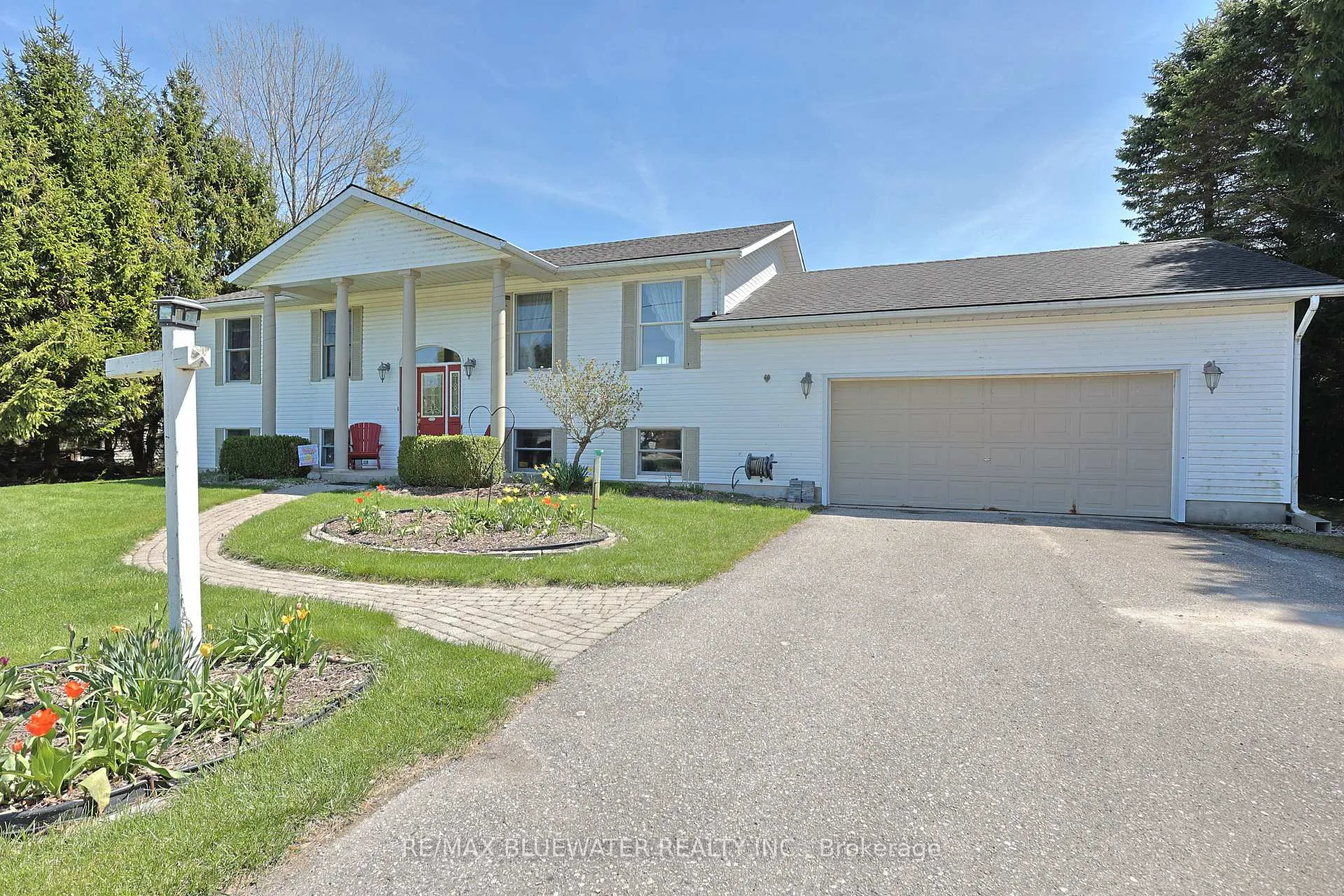Photo 12 of 9873 Leonard Street, Lambton Shores, Grand Bend — HOMEH