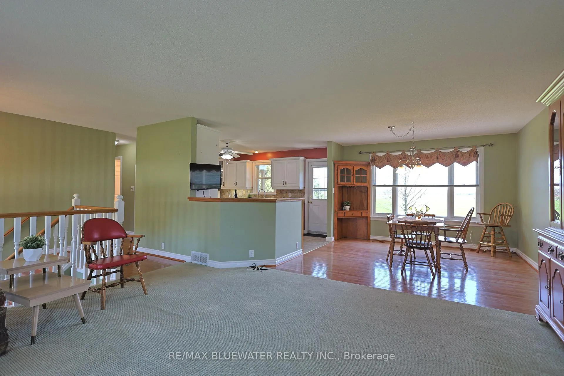 Photo 16 of 9873 Leonard Street, Lambton Shores, Grand Bend — HOMEH