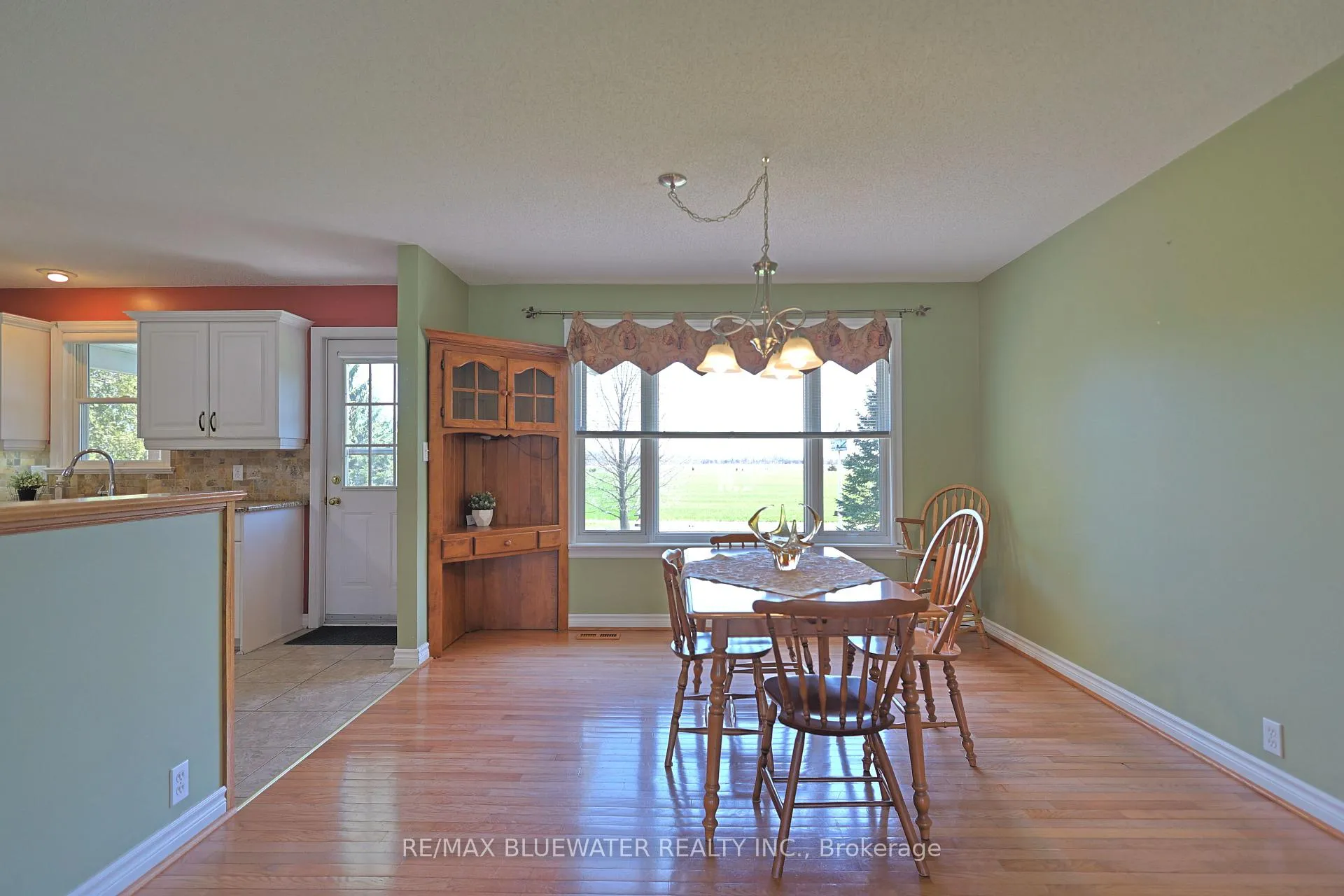Photo 17 of 9873 Leonard Street, Lambton Shores, Grand Bend — HOMEH